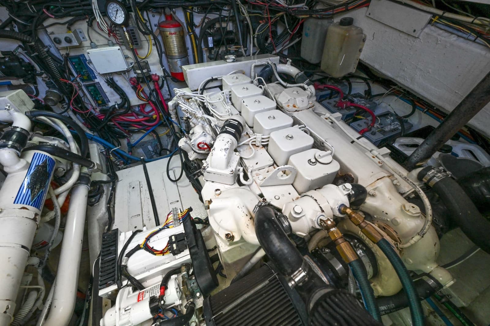 2000 Pursuit 3400 Express