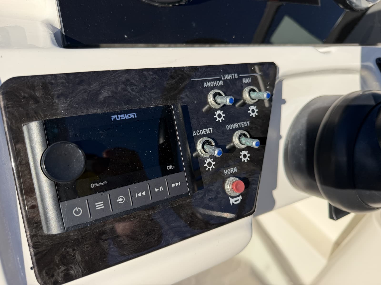 2020 Sea Ray SPX 230 OB