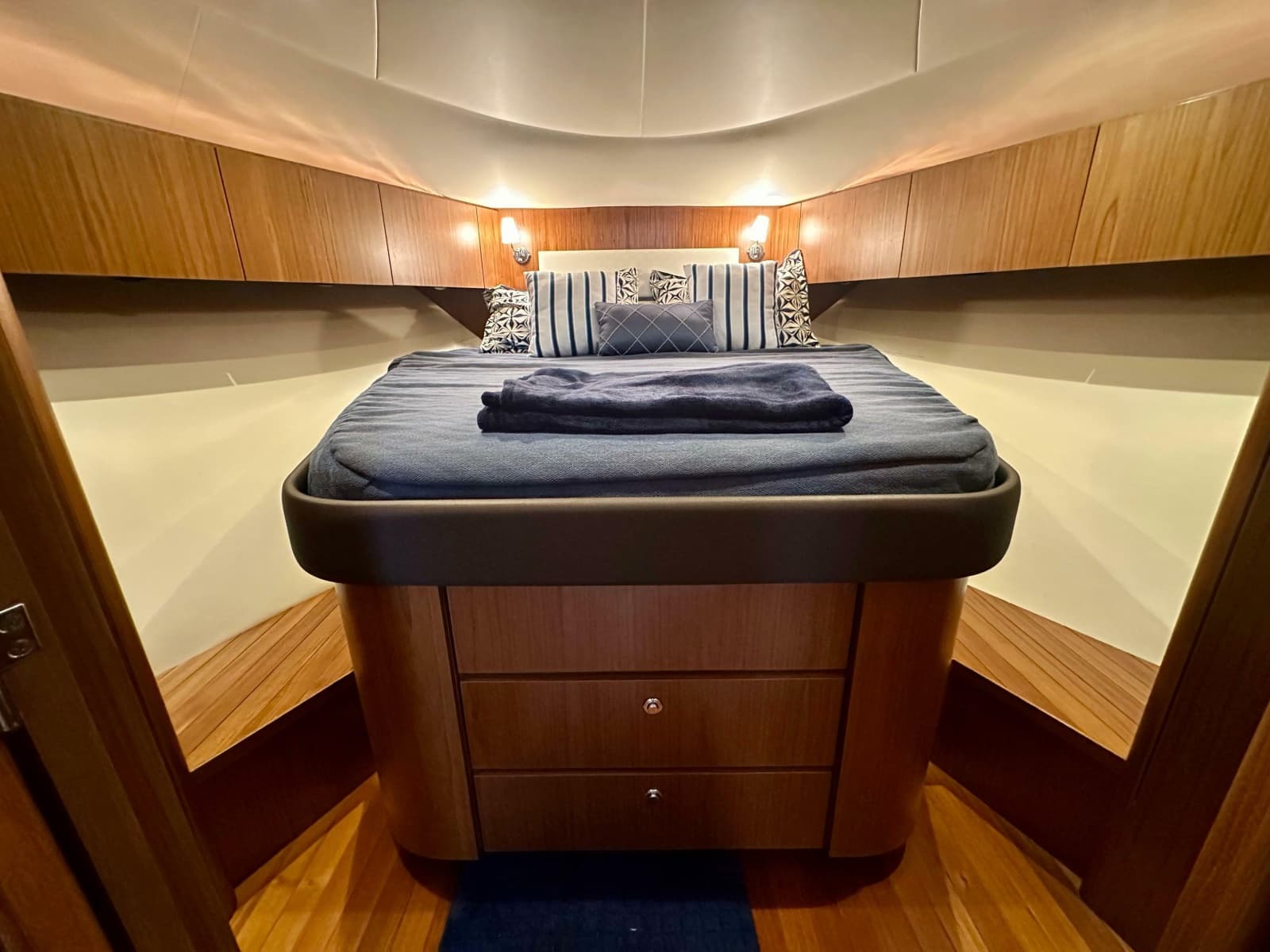 2018 Tiara Yachts 4300 Open