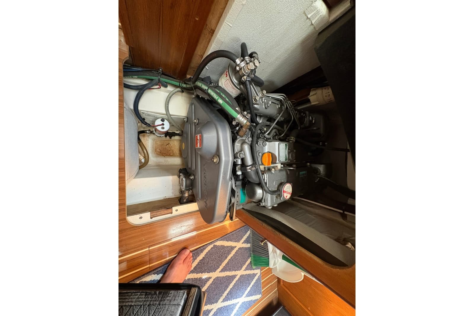 2007 Hunter 41 Deck Salon