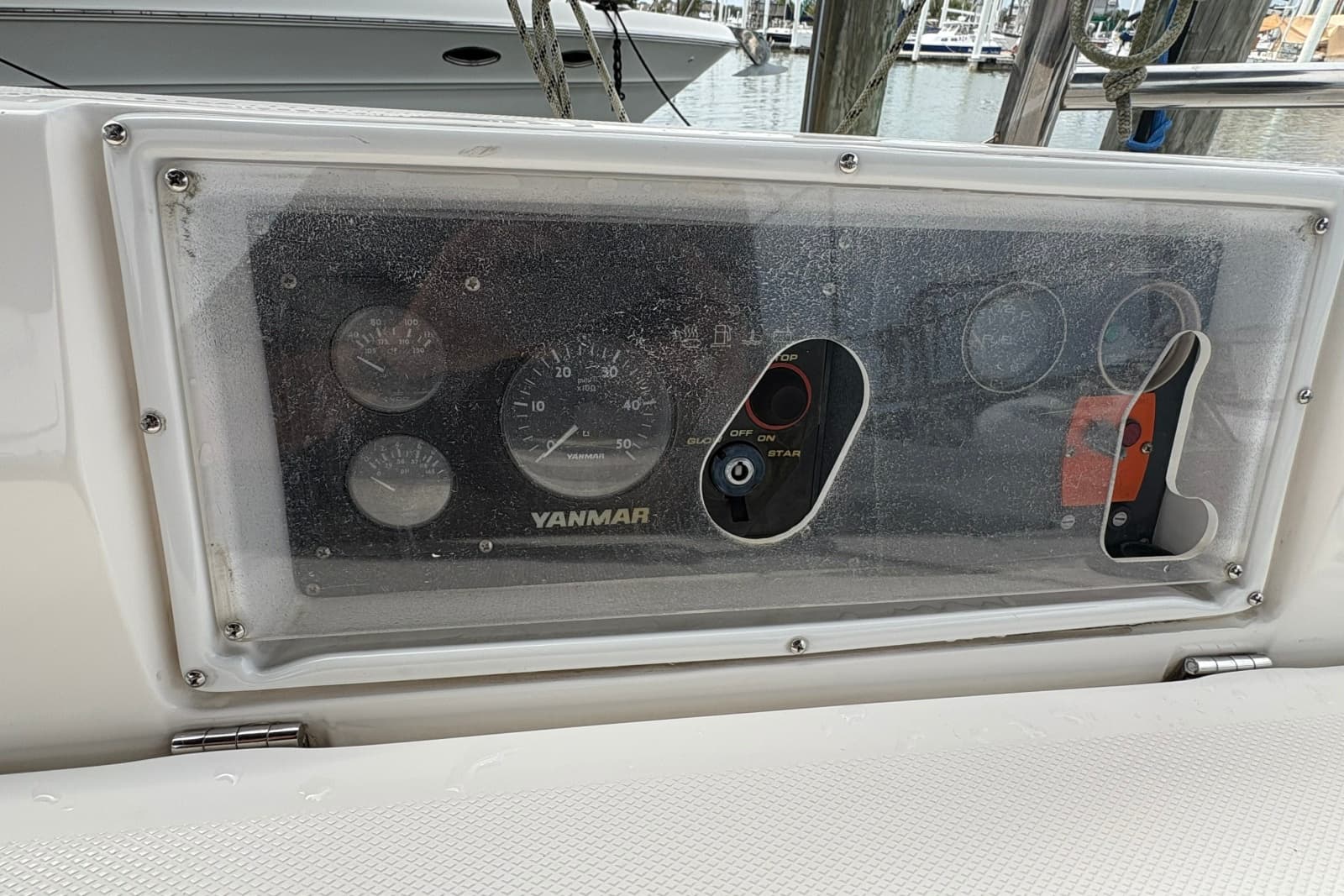 2007 Hunter 41 Deck Salon