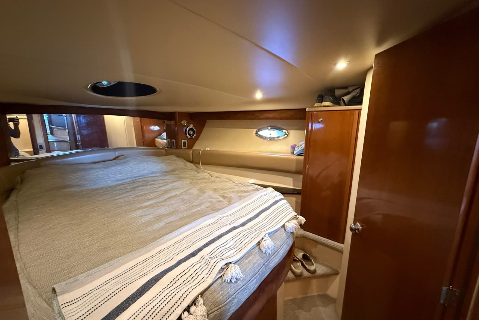 2007 Meridian 411 Sedan