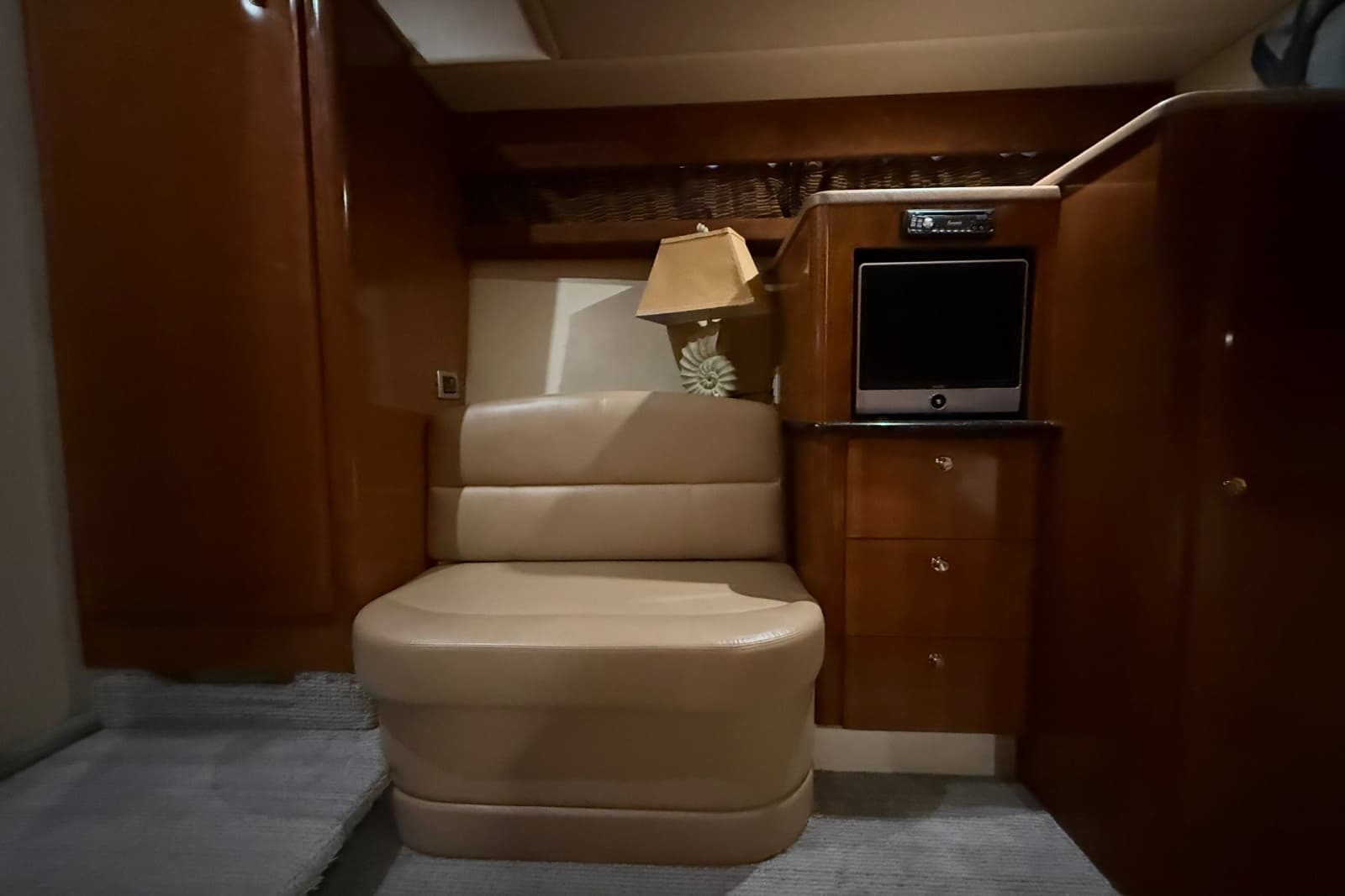 2007 Meridian 411 Sedan