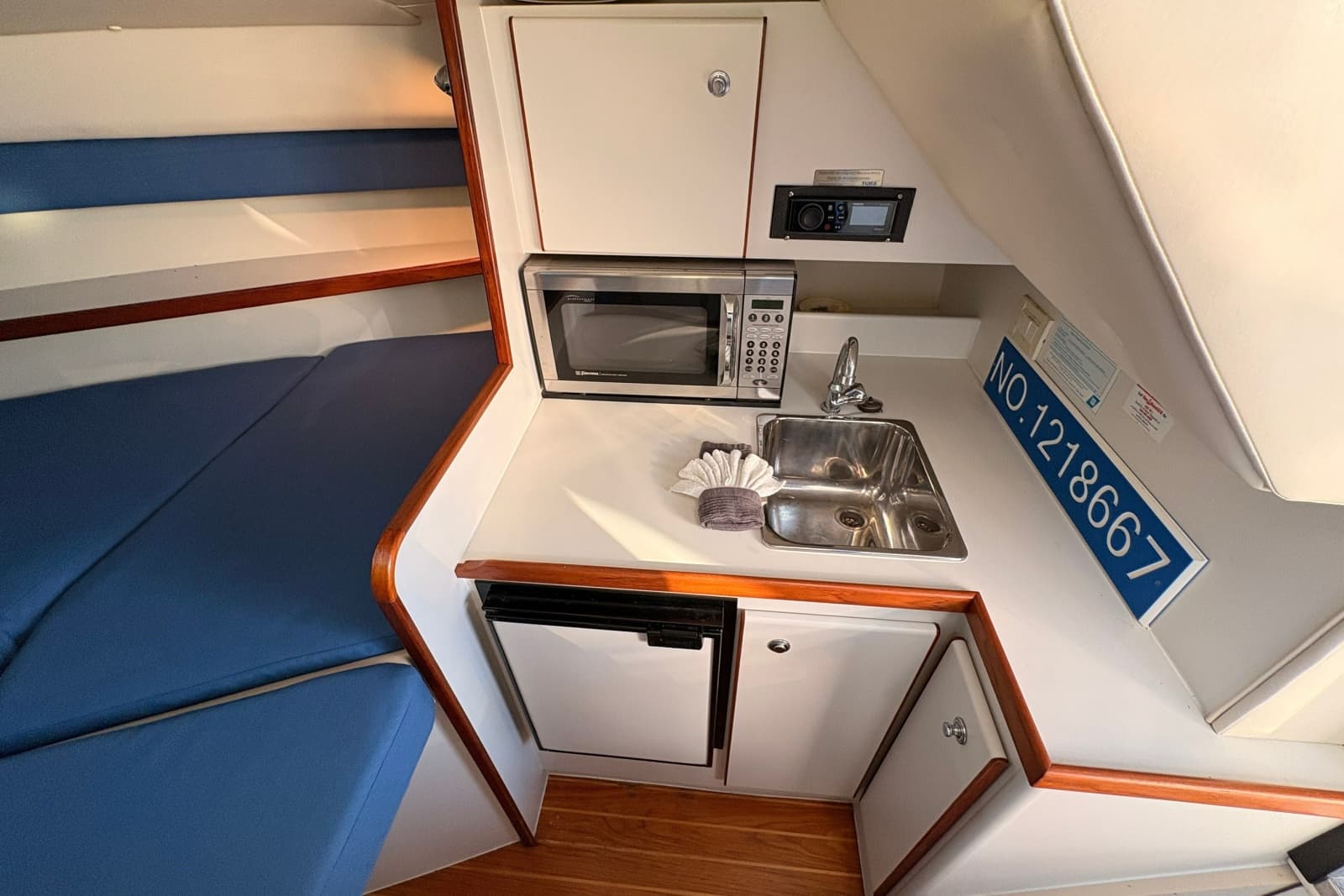 2003 Tiara Yachts 2900 Coronet