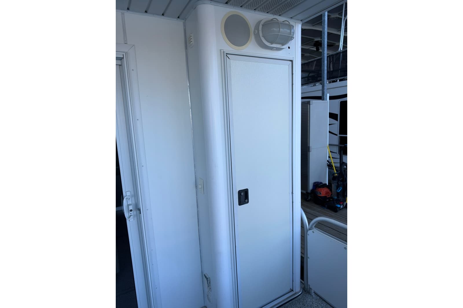 1999 Fantasy 75' x 17' Custom