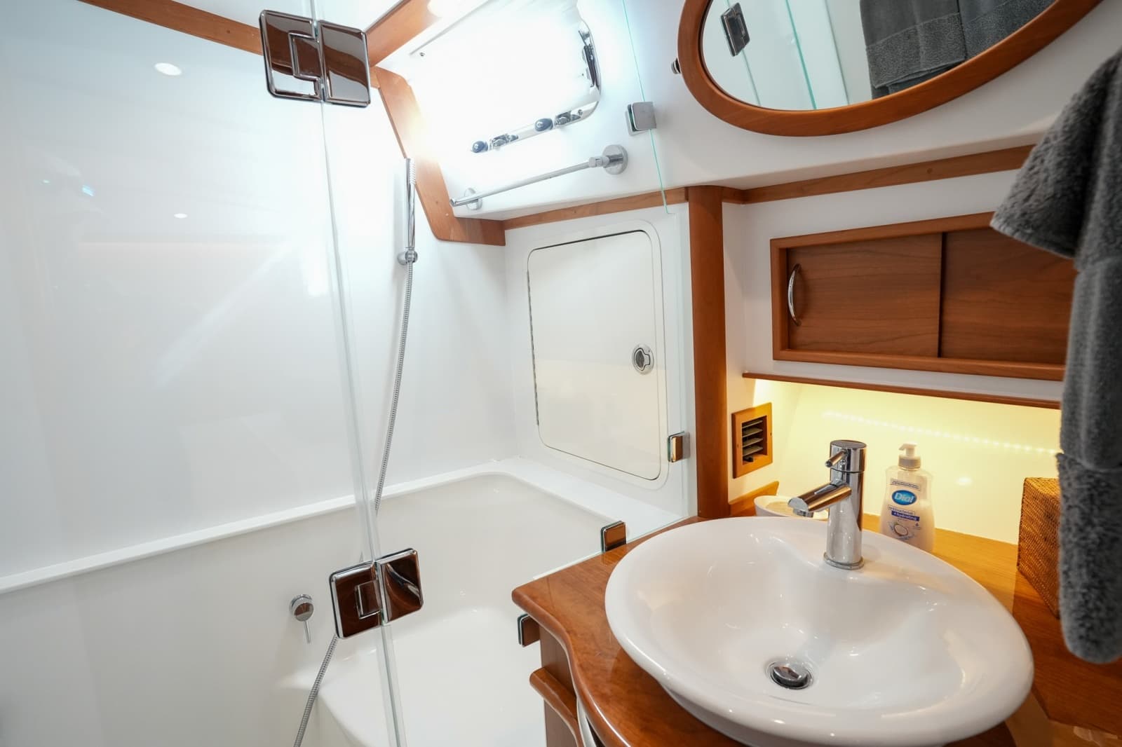 2022 Sabre 48 Salon Express