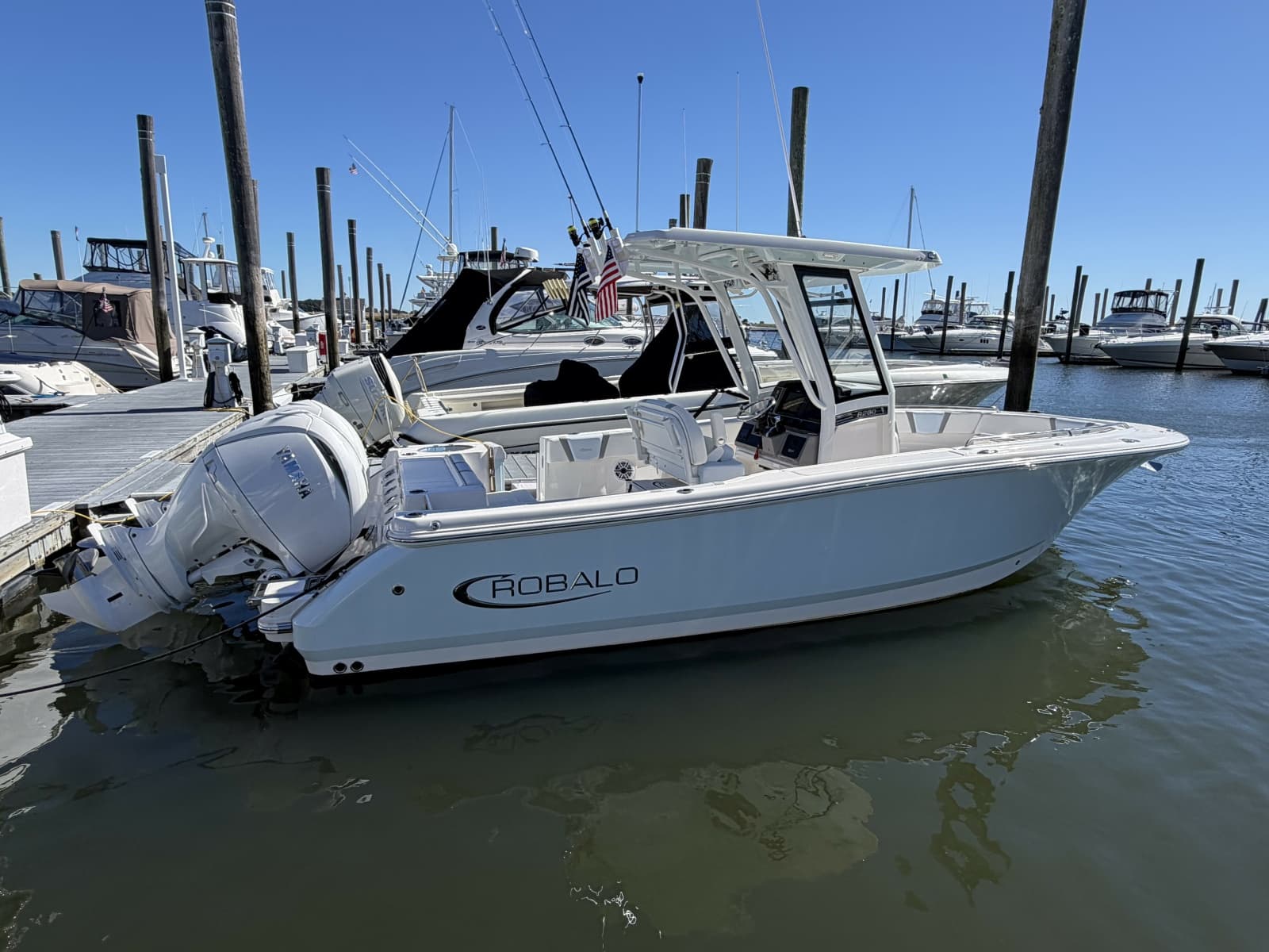 2025 Robalo R250