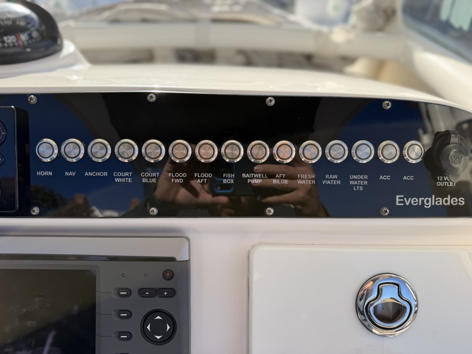 2014 Everglades 230 Center Console