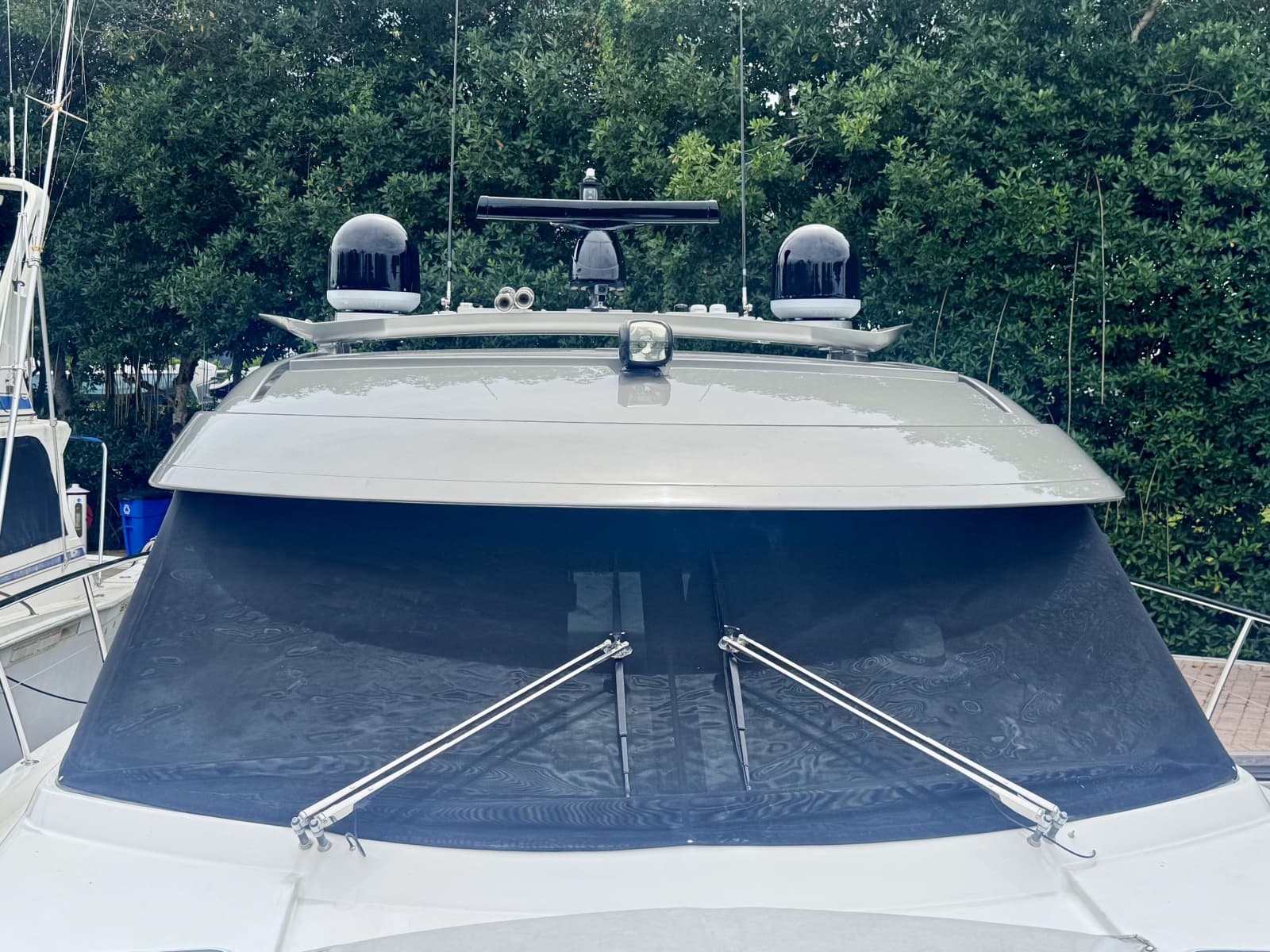 2020 Riviera 4800 Sport Yacht