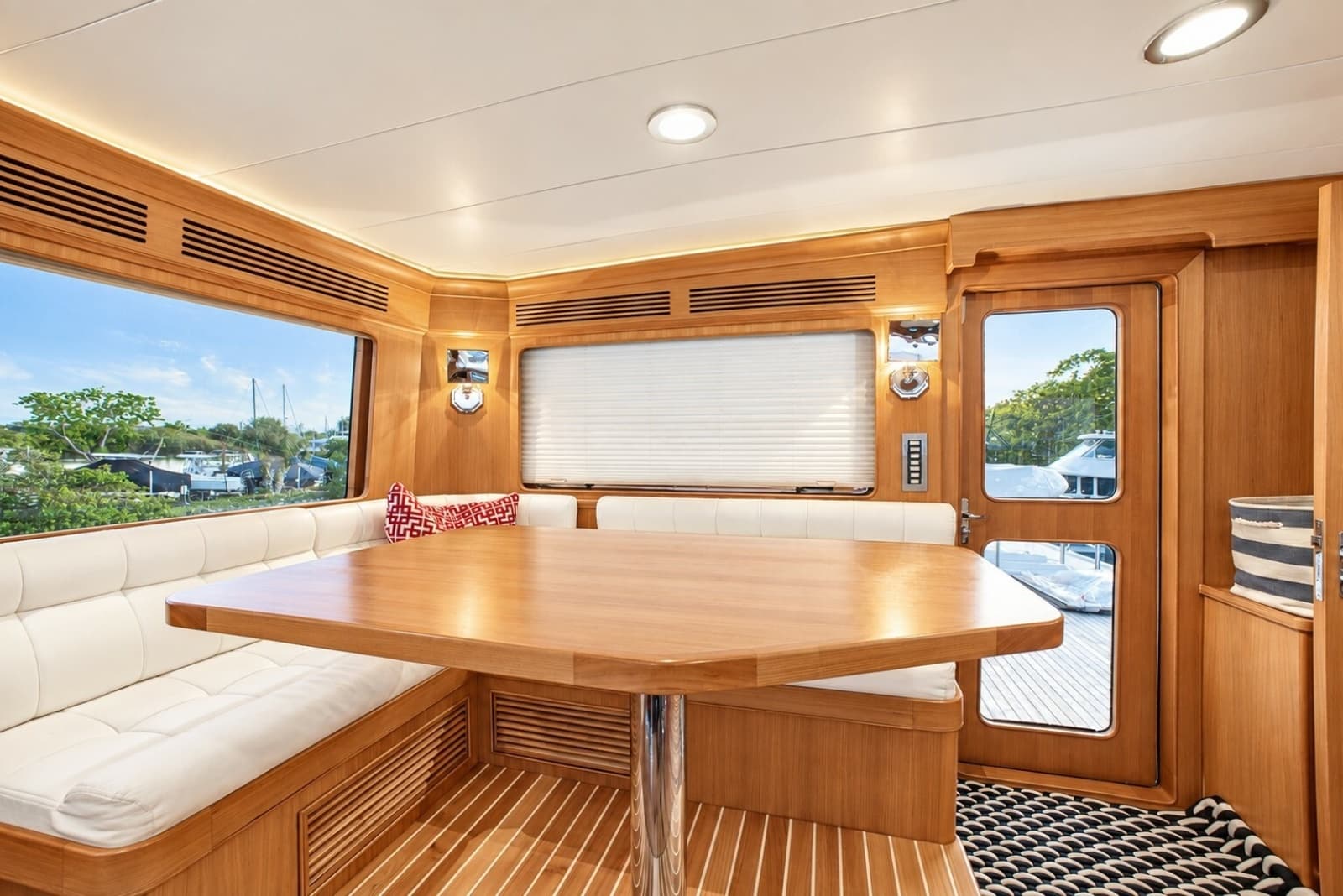 2017 Marlow Explorer 80E-CB