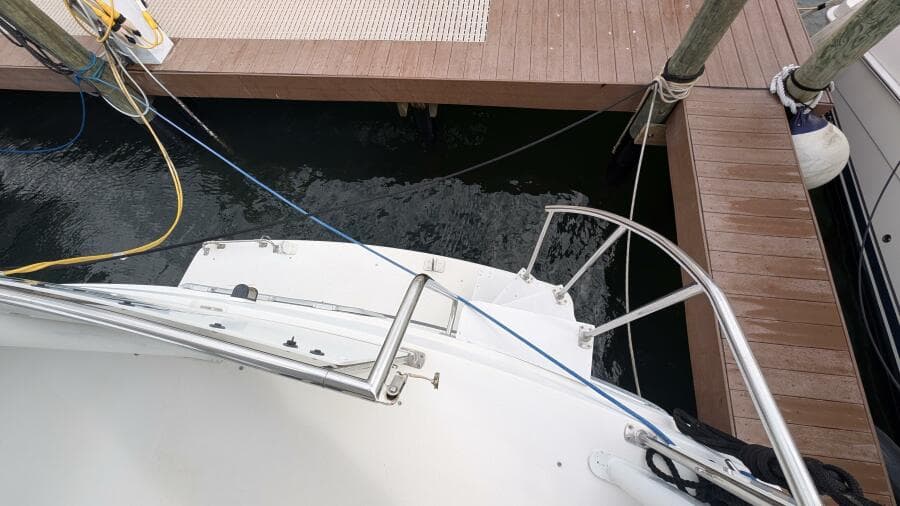 1994 Carver 370 AFT CABIN