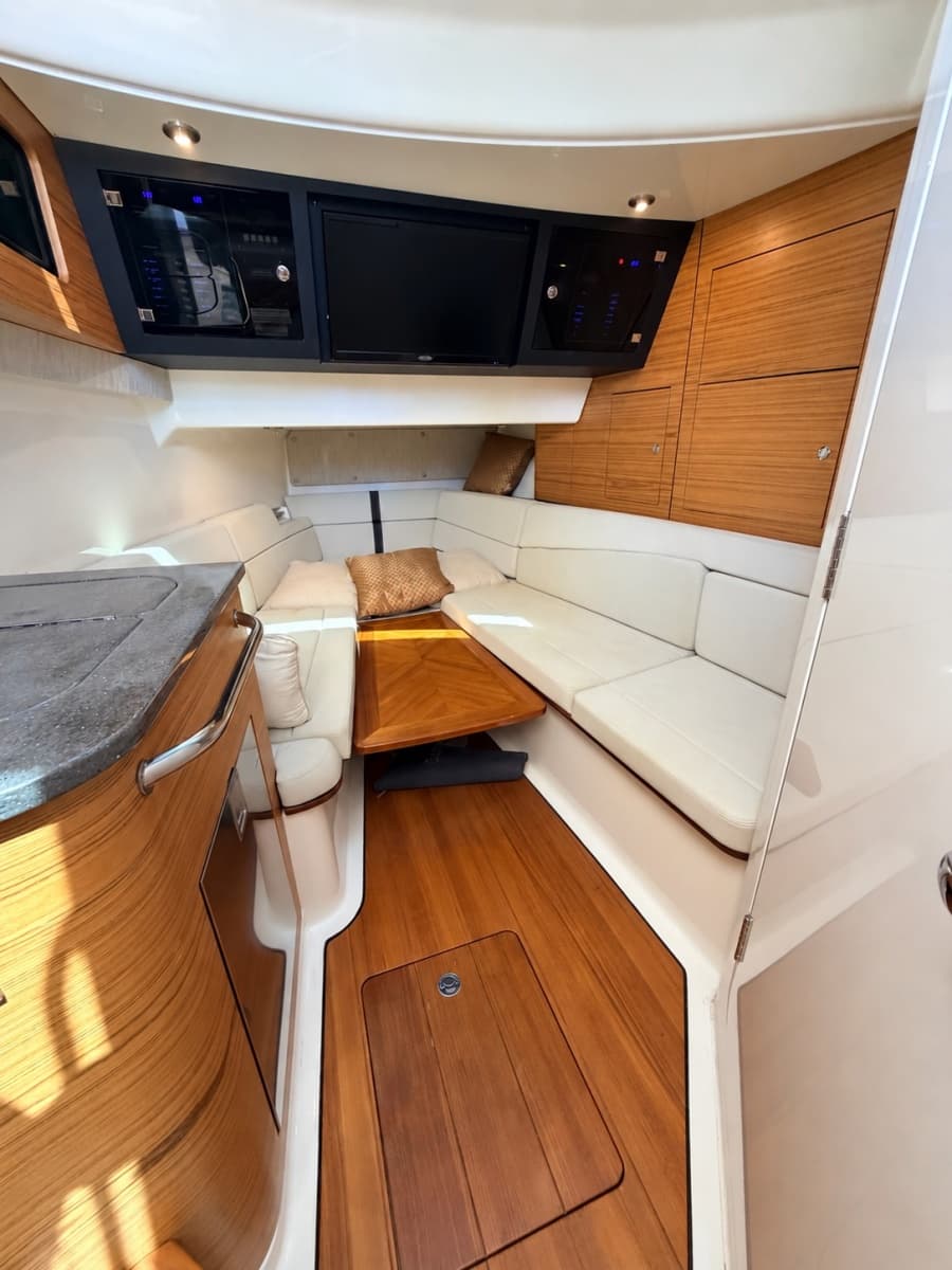 2020 Boston Whaler 