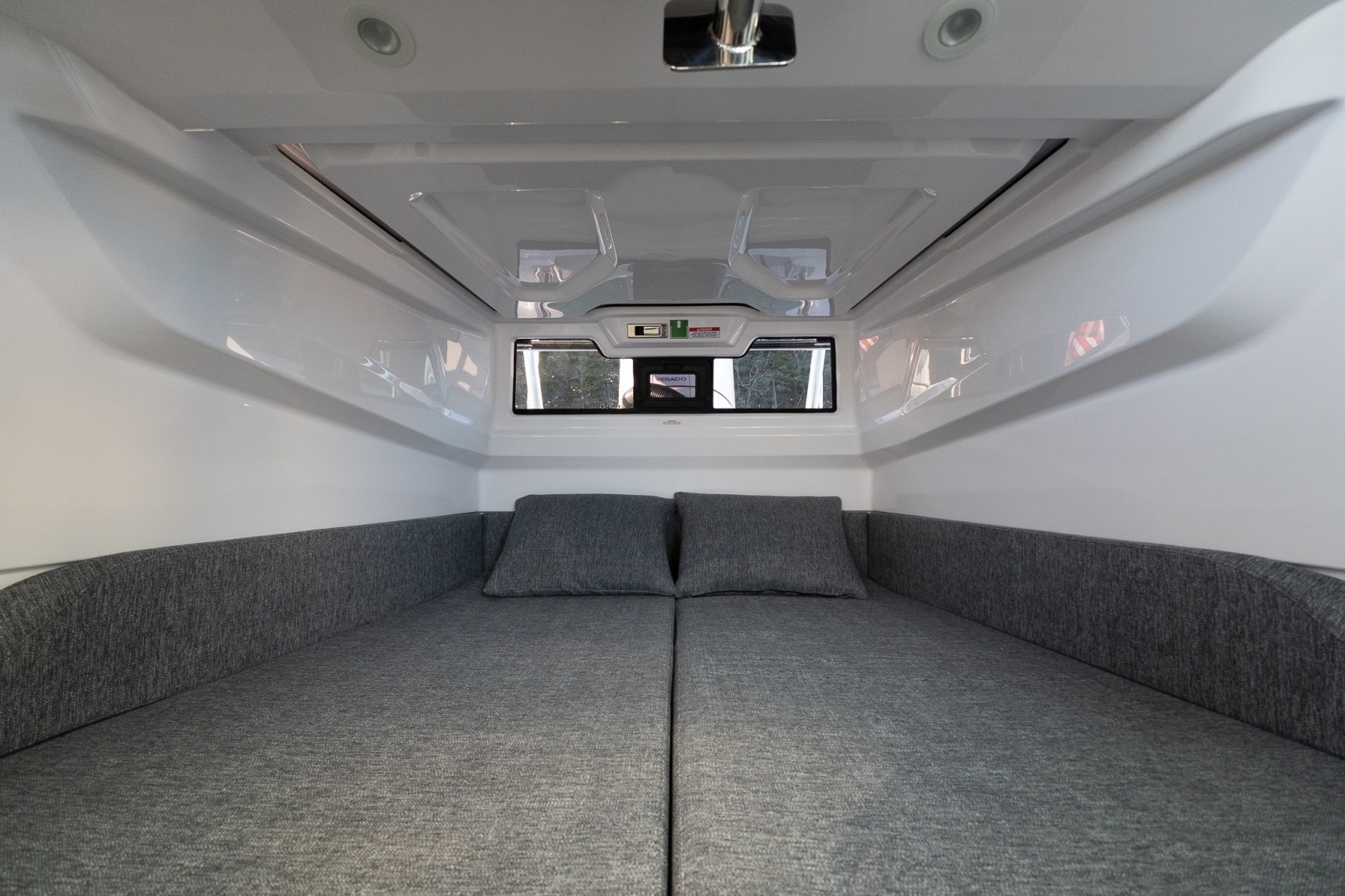 2026 Axopar Cross Cabin