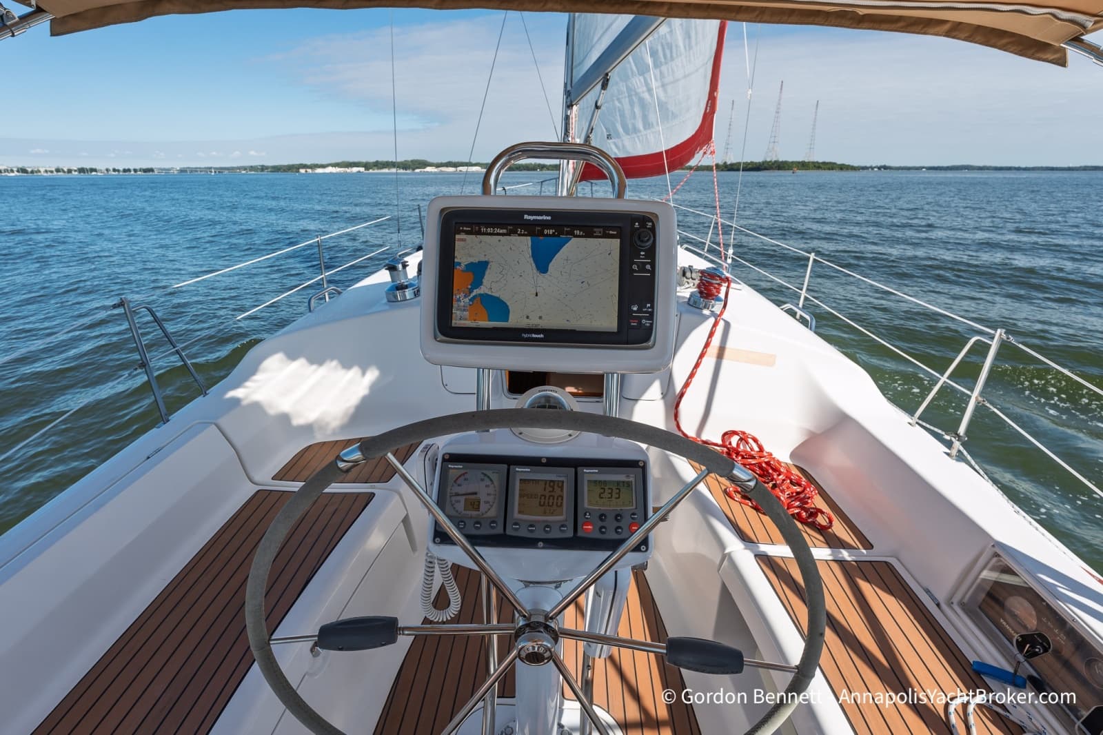 2005 Hunter 38