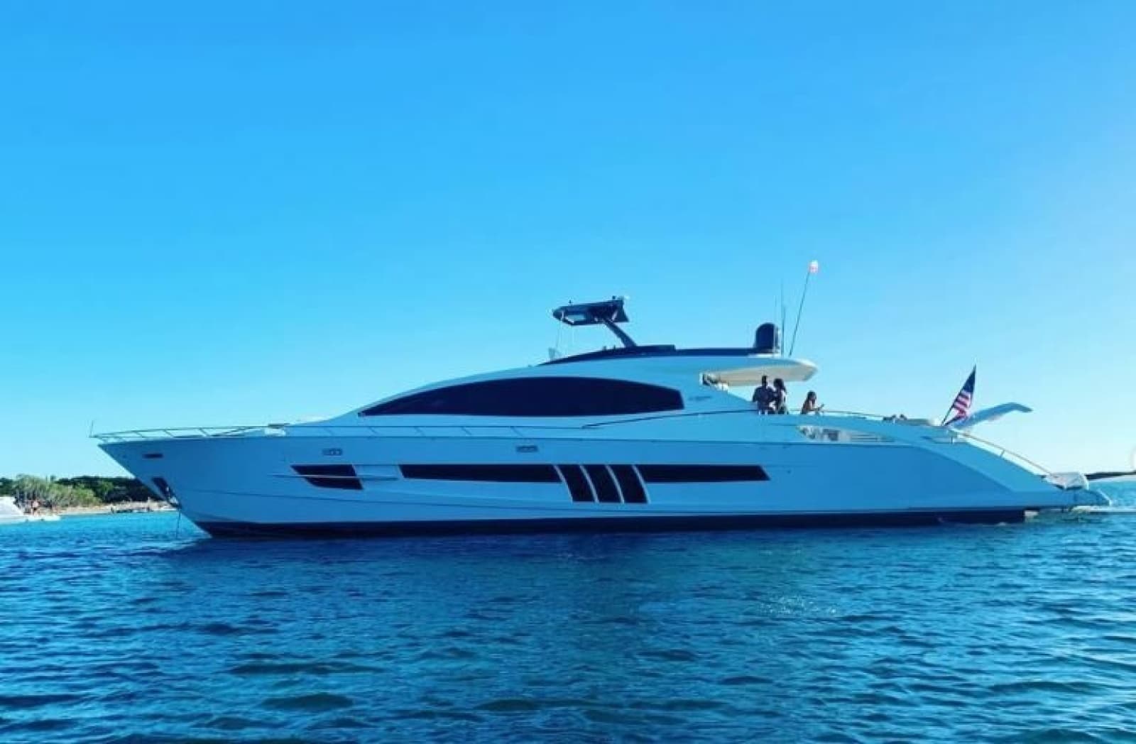 2012 Lazzara Yachts 