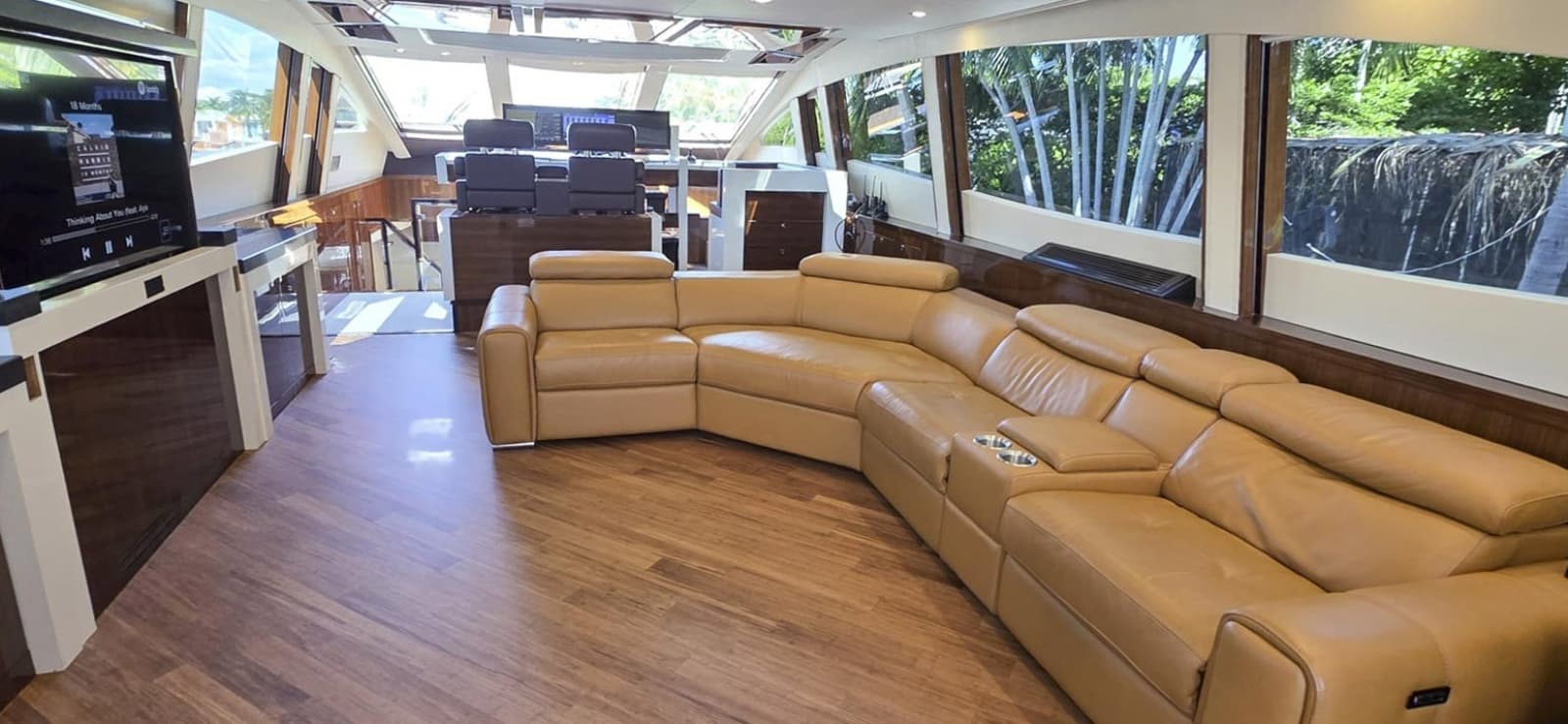 2012 Lazzara Yachts 