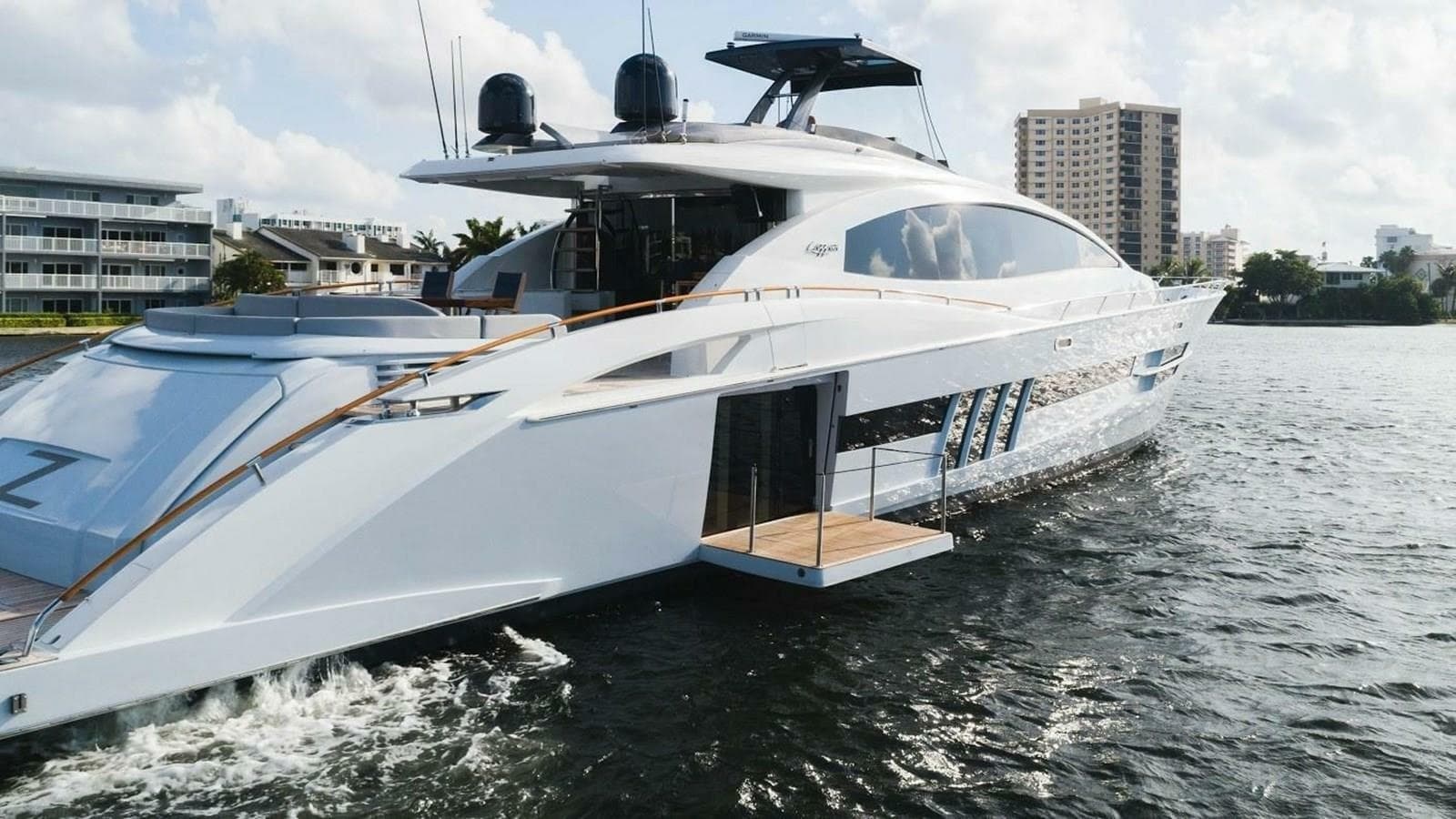 2012 Lazzara Yachts 