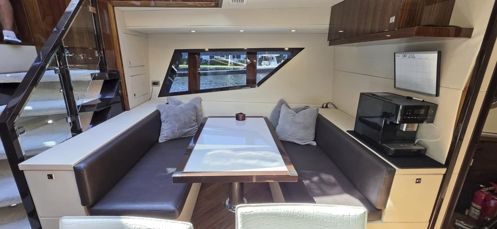 2012 Lazzara Yachts 
