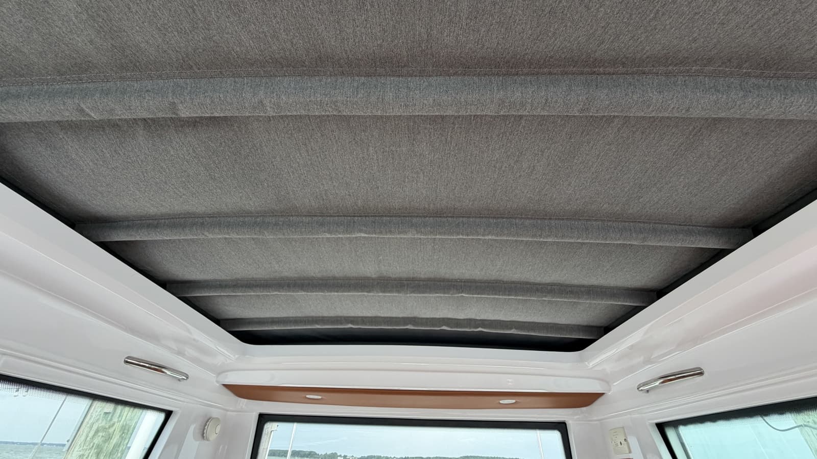 2023 Axopar 28 Cabin w/Wet Bar