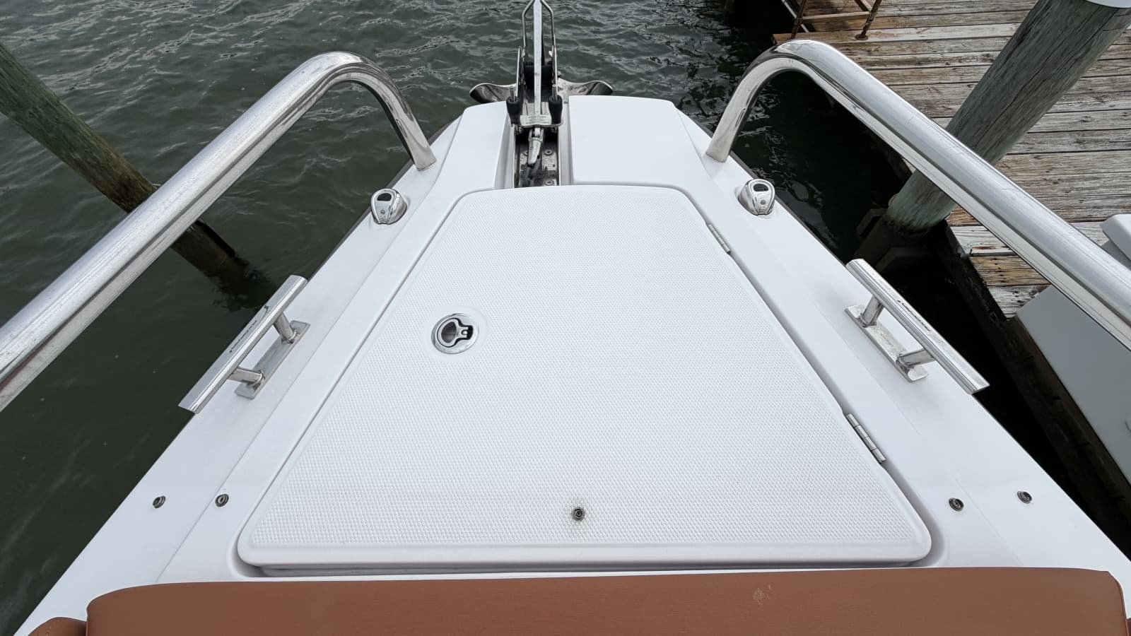 2023 Axopar 28 Cabin w/Wet Bar