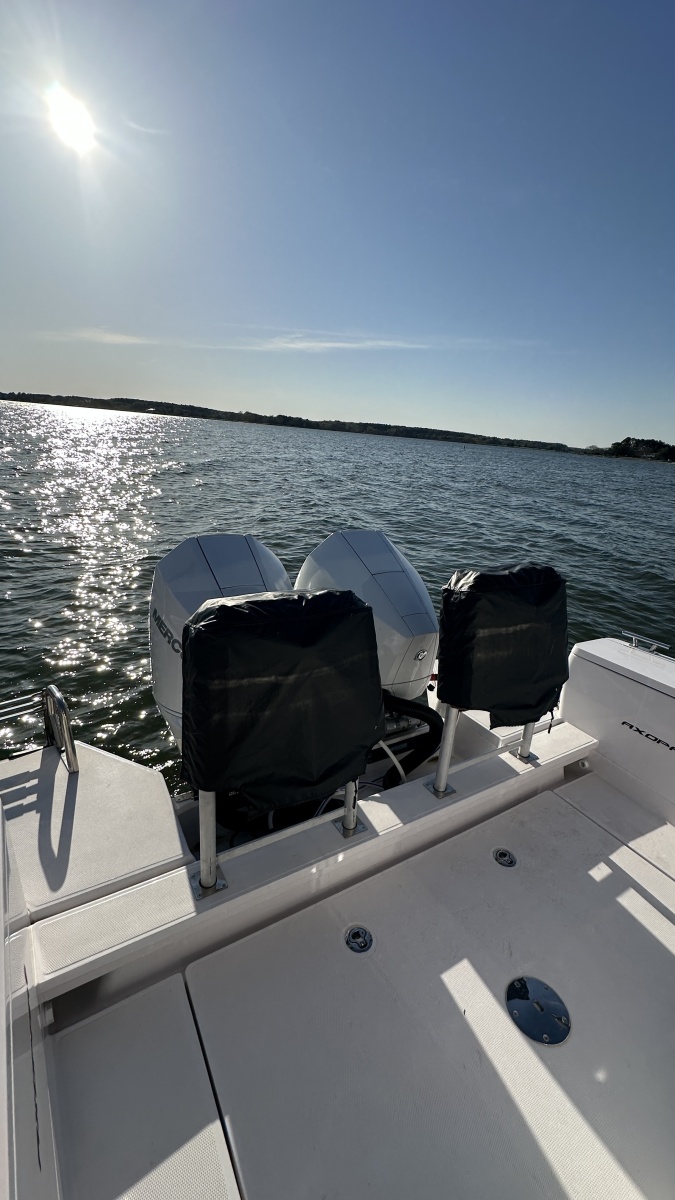 2023 Axopar 28 Cabin w/Wet Bar