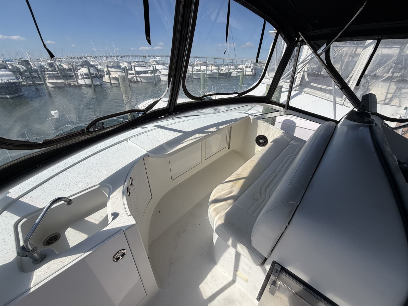 2005 Carver 38 Super Sport