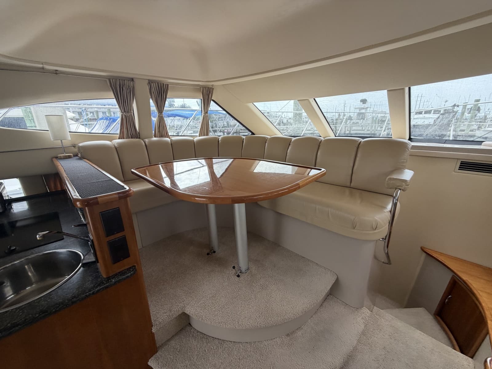 2005 Carver 38 Super Sport