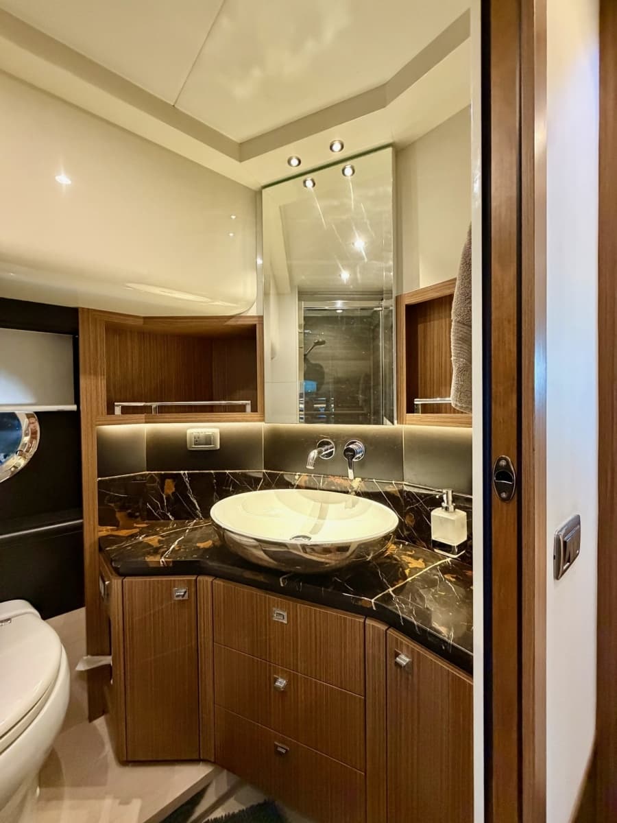 2017 Absolute Navetta 52