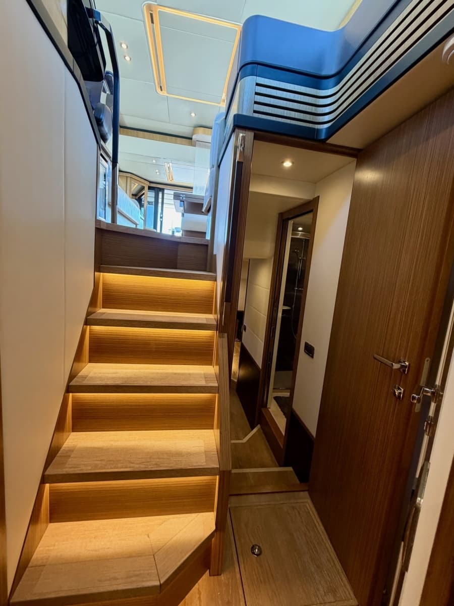 2017 Absolute Navetta 52