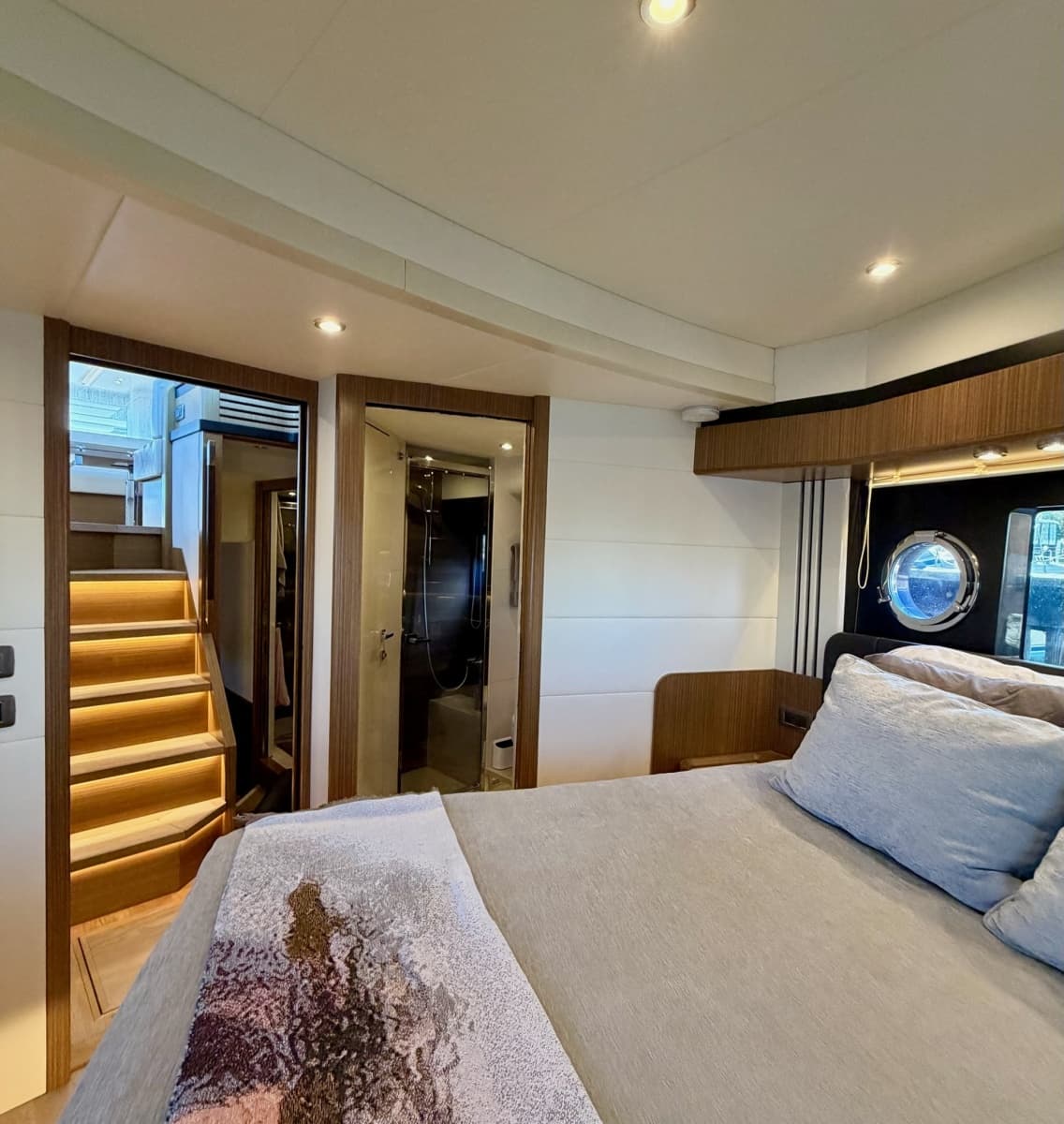 2017 Absolute Navetta 52