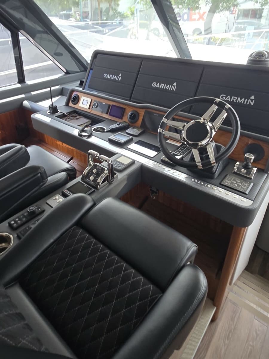 2023 Riviera 645 SUV