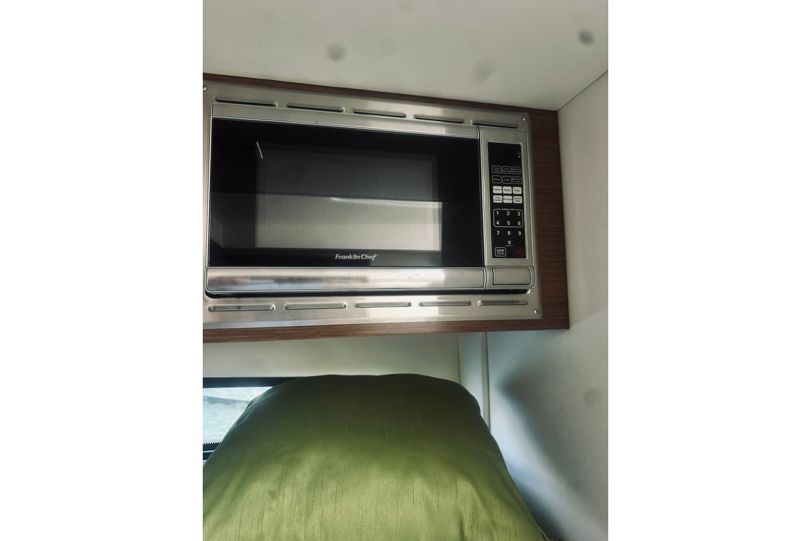 2015 Cruisers Sport Series 328 Bow Rider