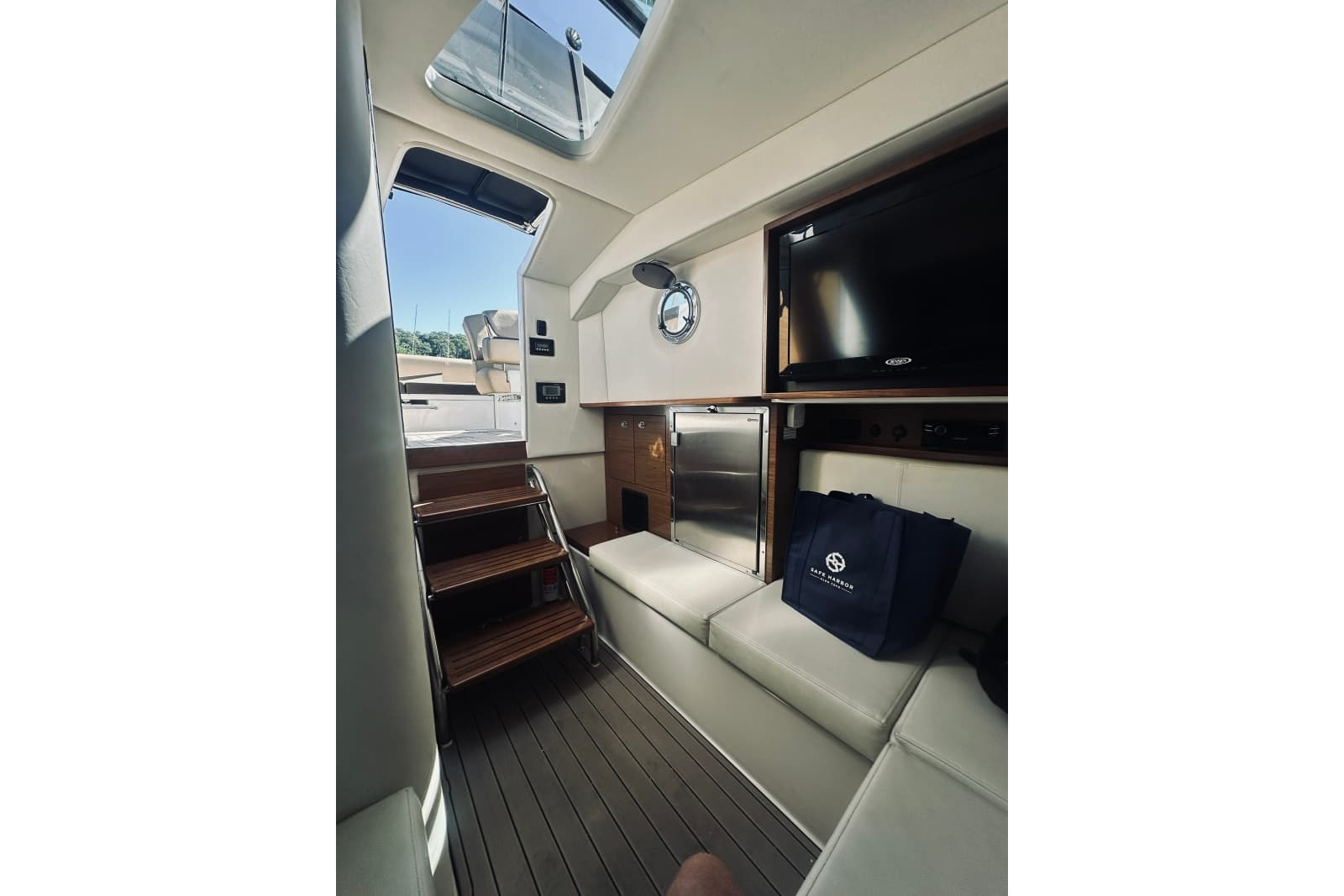 2015 Cruisers Sport Series 328 Bow Rider