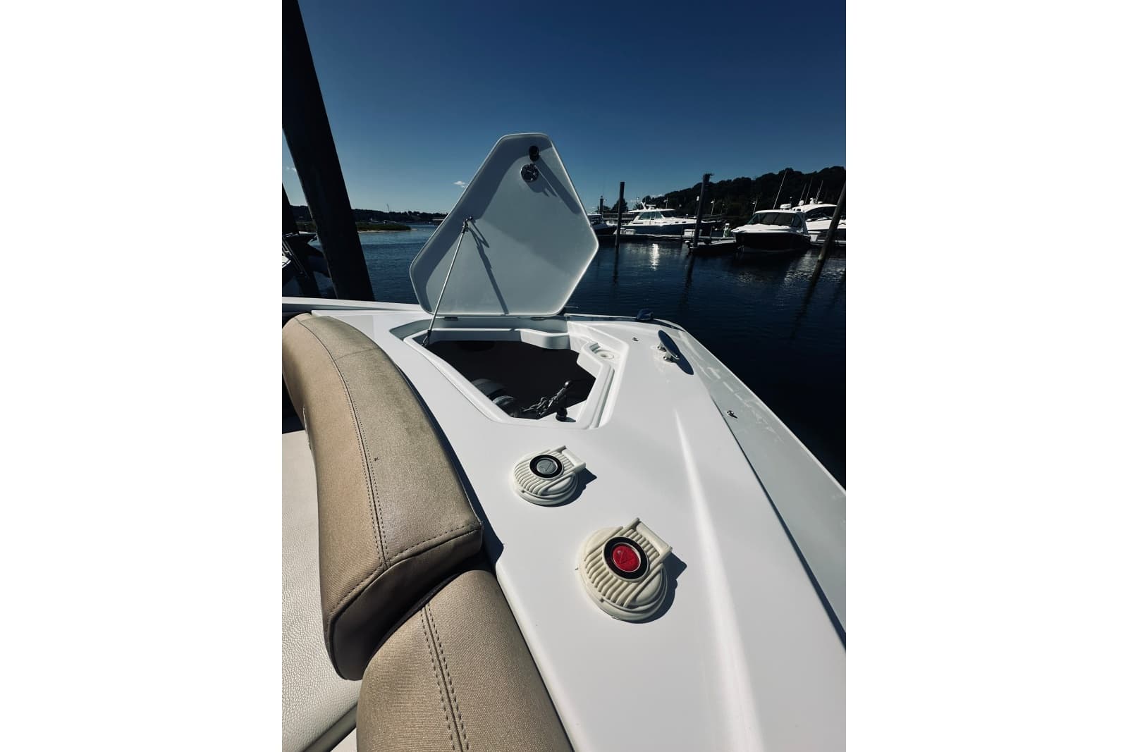 2015 Cruisers Sport Series 328 Bow Rider