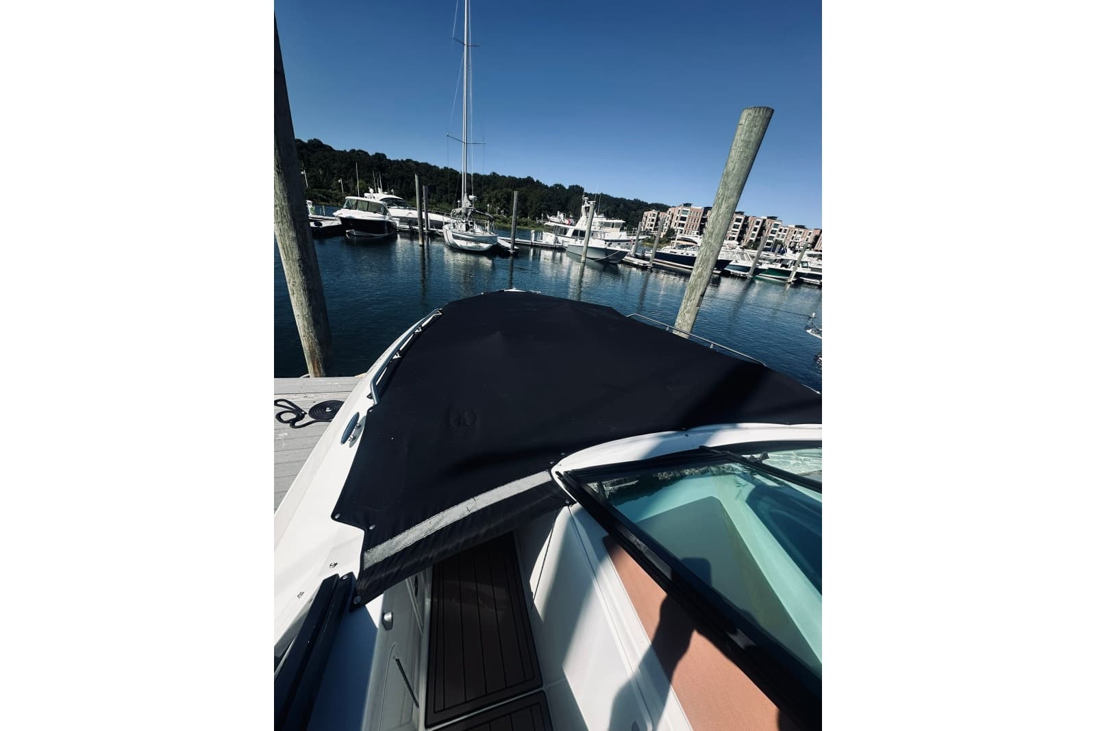2015 Cruisers Sport Series 328 Bow Rider