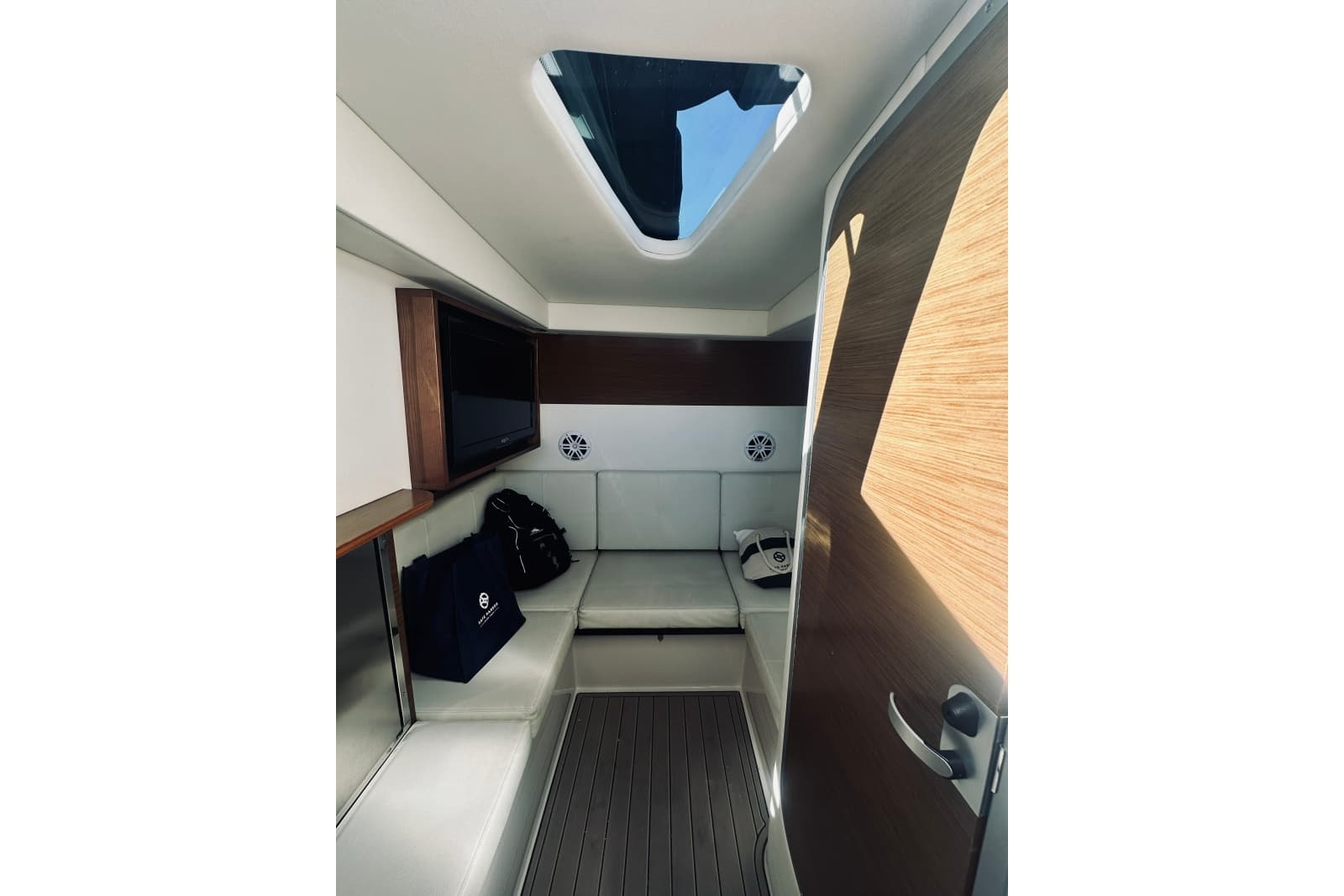 2015 Cruisers Sport Series 328 Bow Rider