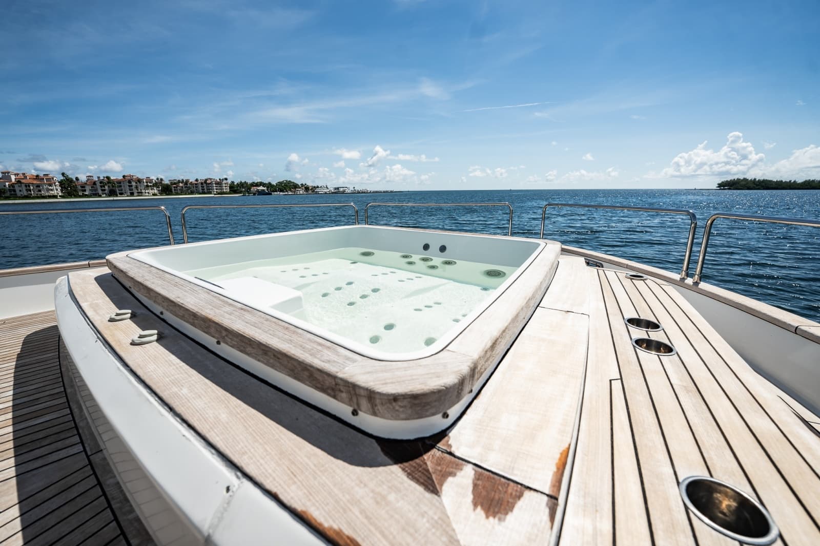 2023 Sirena 68