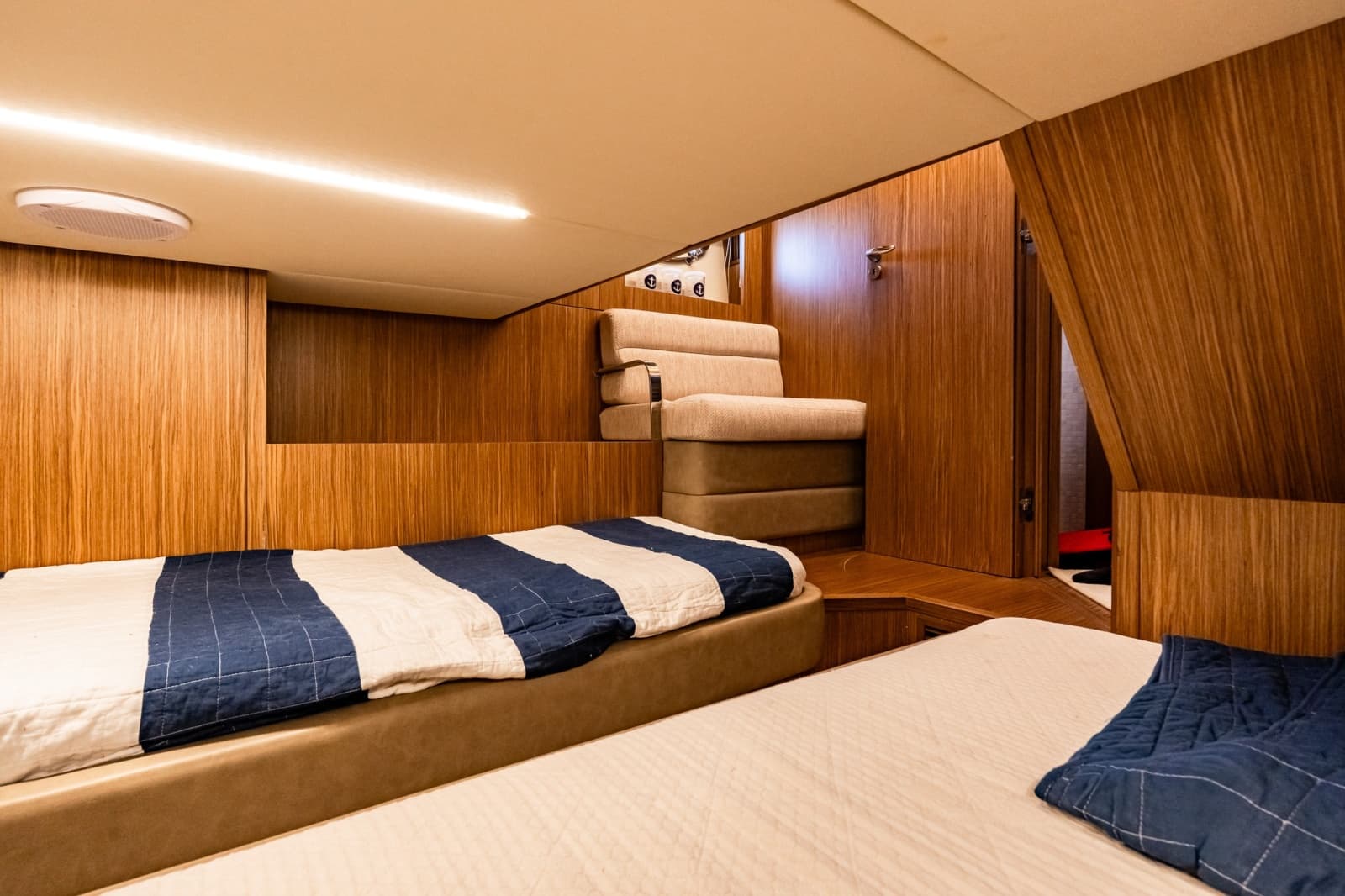 2018 Chris-Craft 44 Commander
