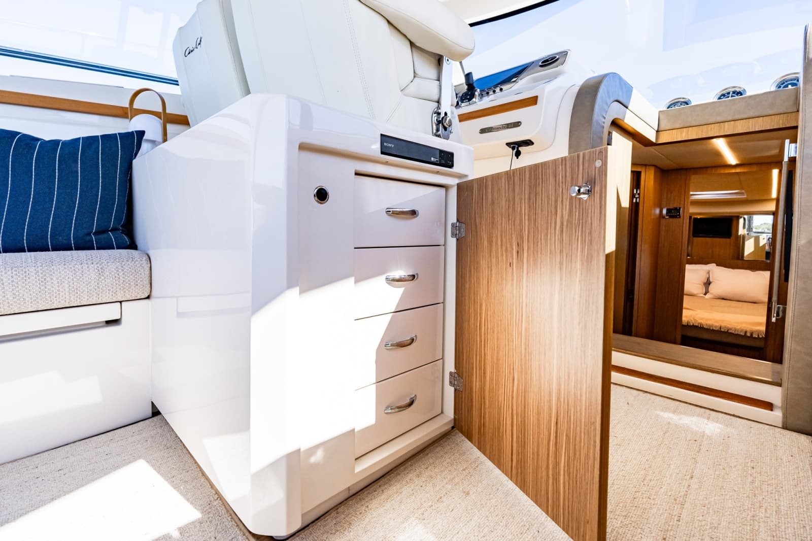 2018 Chris-Craft 44 Commander