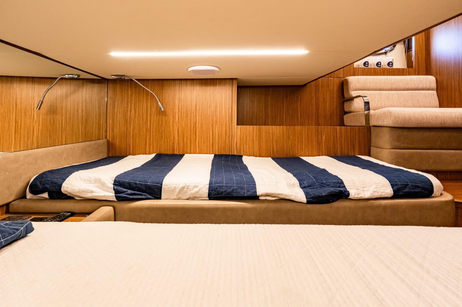 2018 Chris-Craft 44 Commander