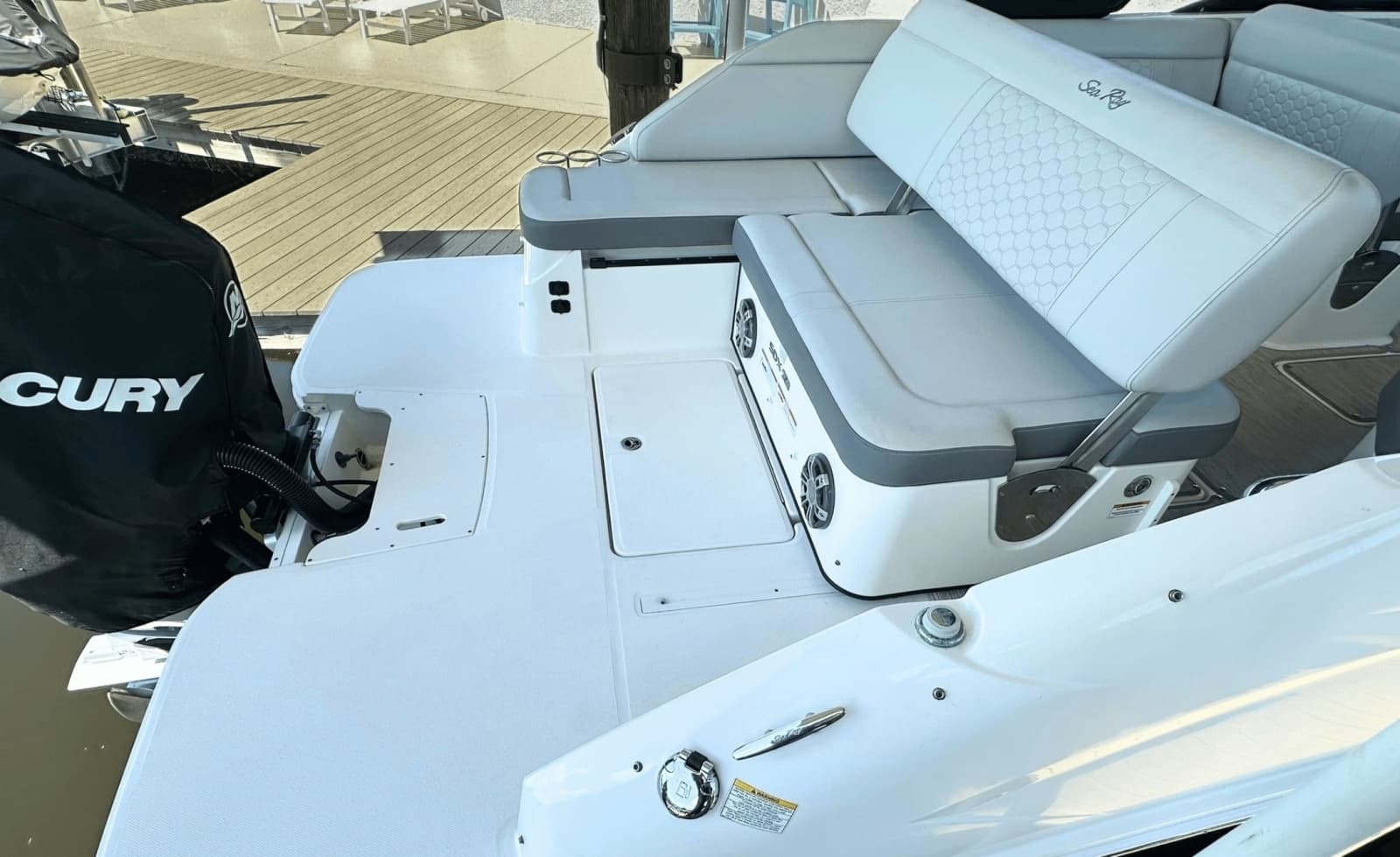 2021 Sea Ray 250SDX