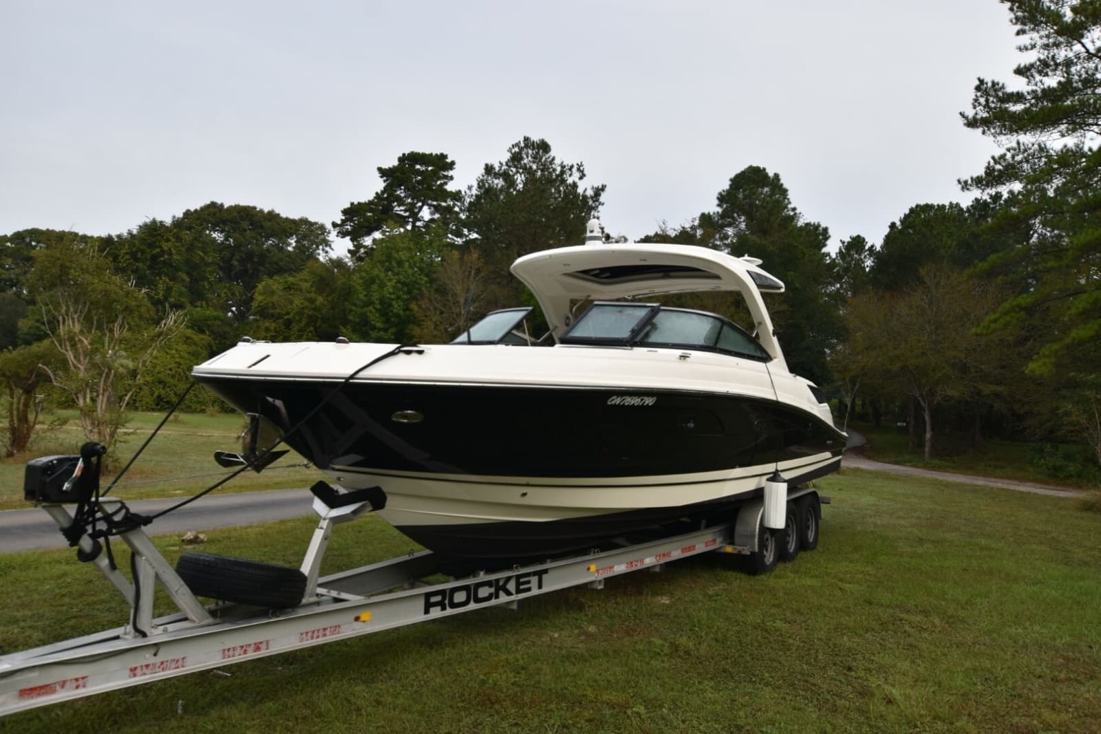 2018 Sea Ray 350SLX