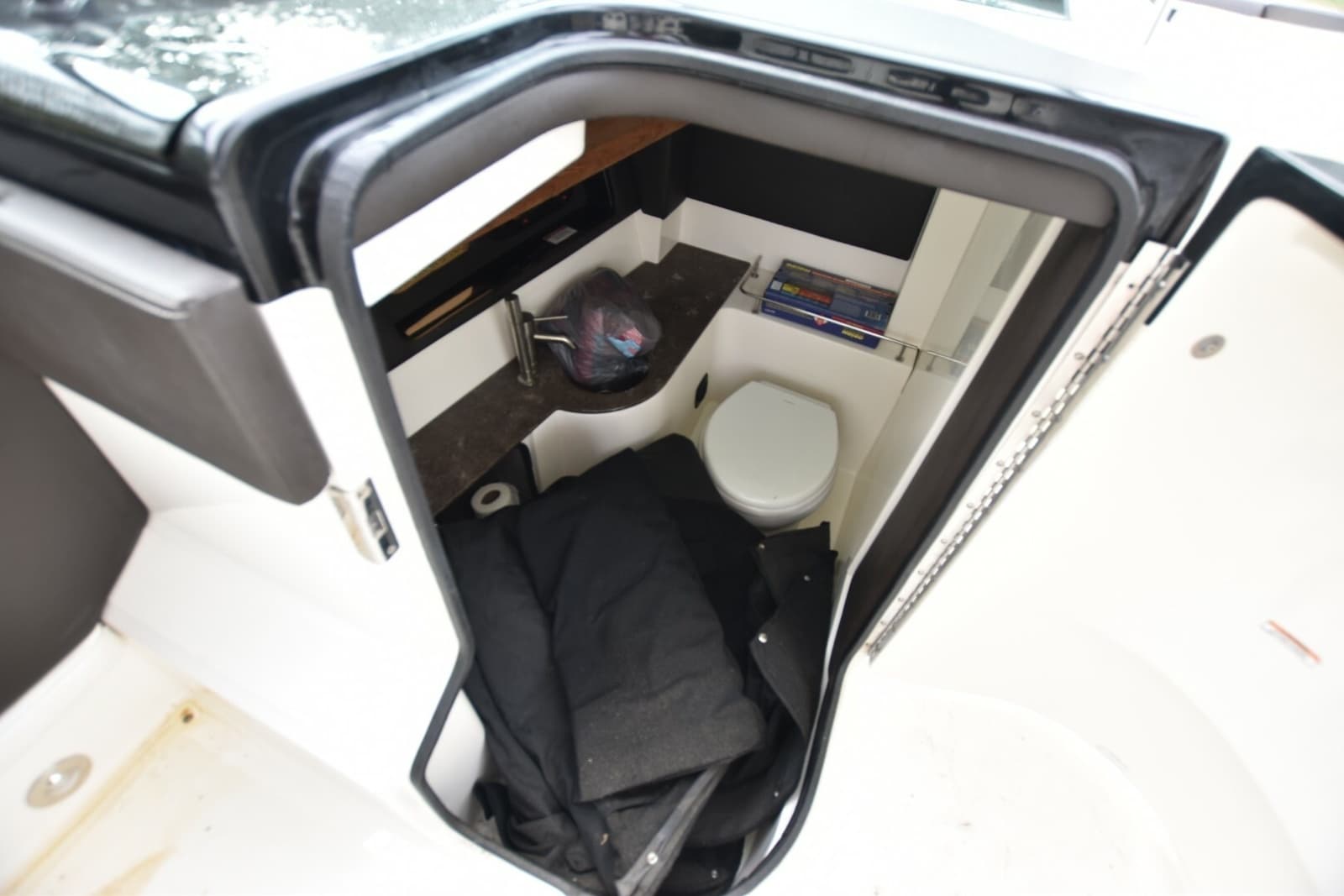 2018 Sea Ray 350SLX