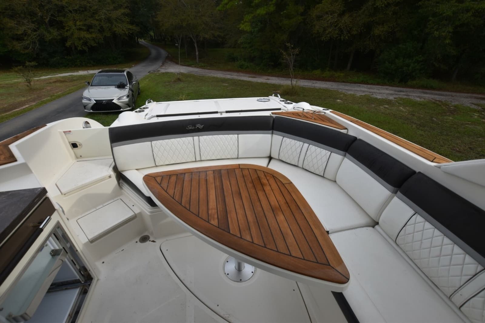 2018 Sea Ray 350SLX