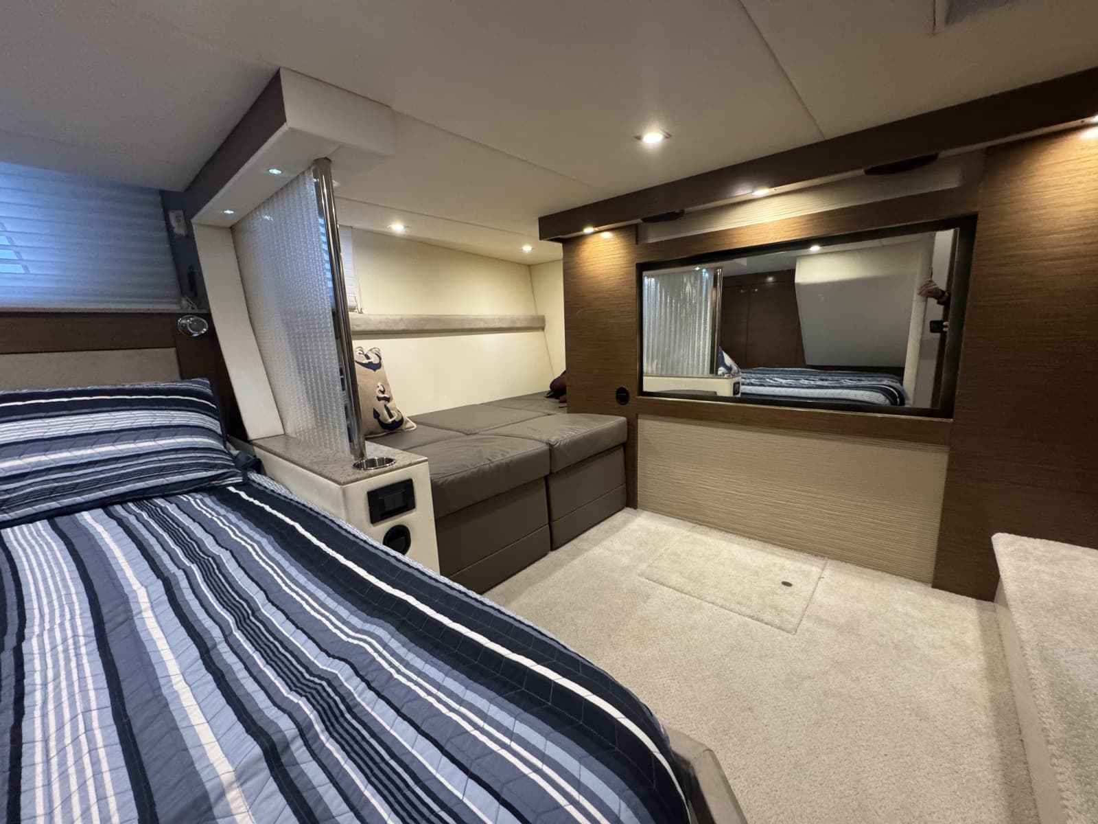2013 Cruisers Yachts 45 Cantius