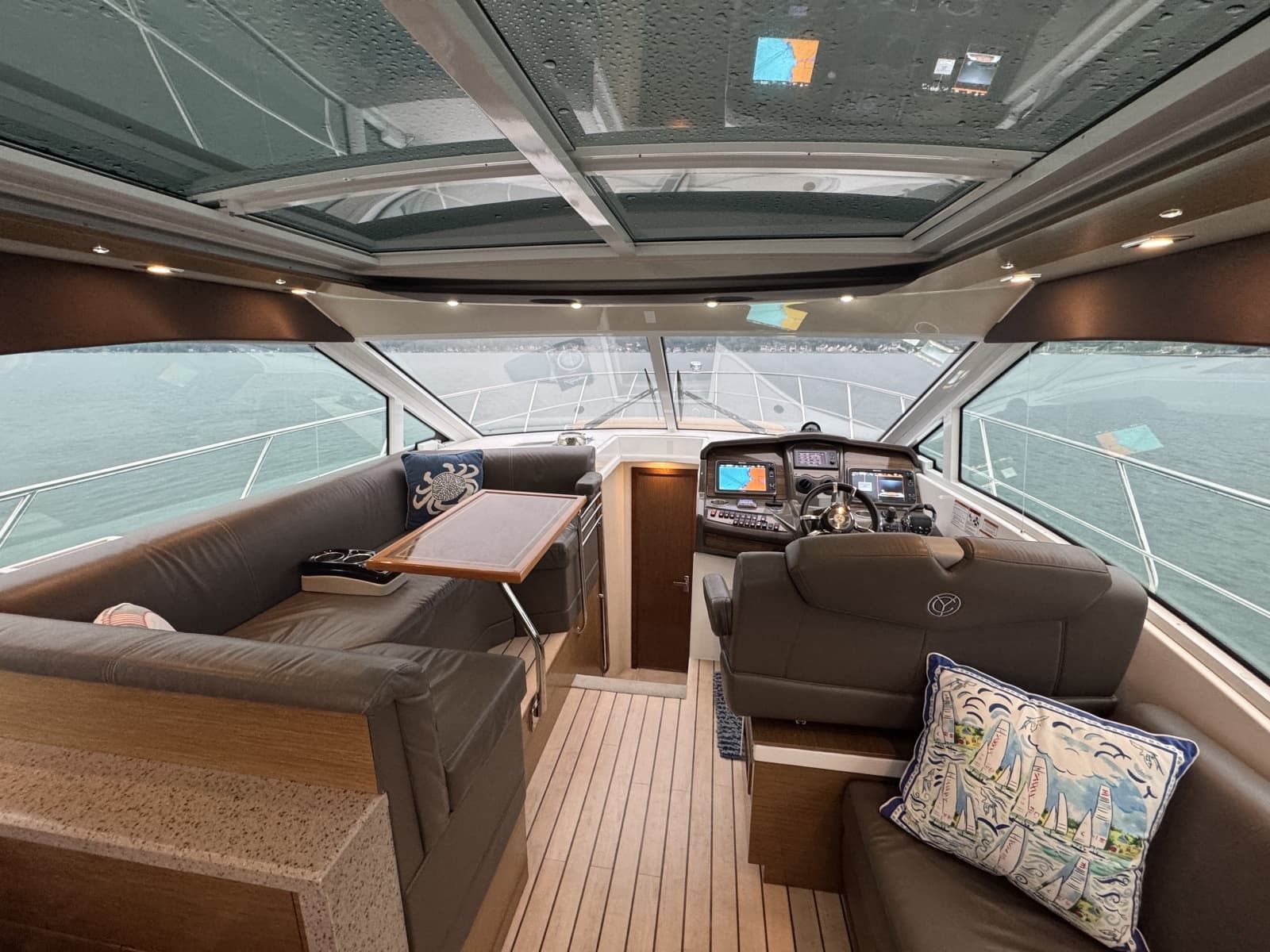 2013 Cruisers Yachts 45 Cantius