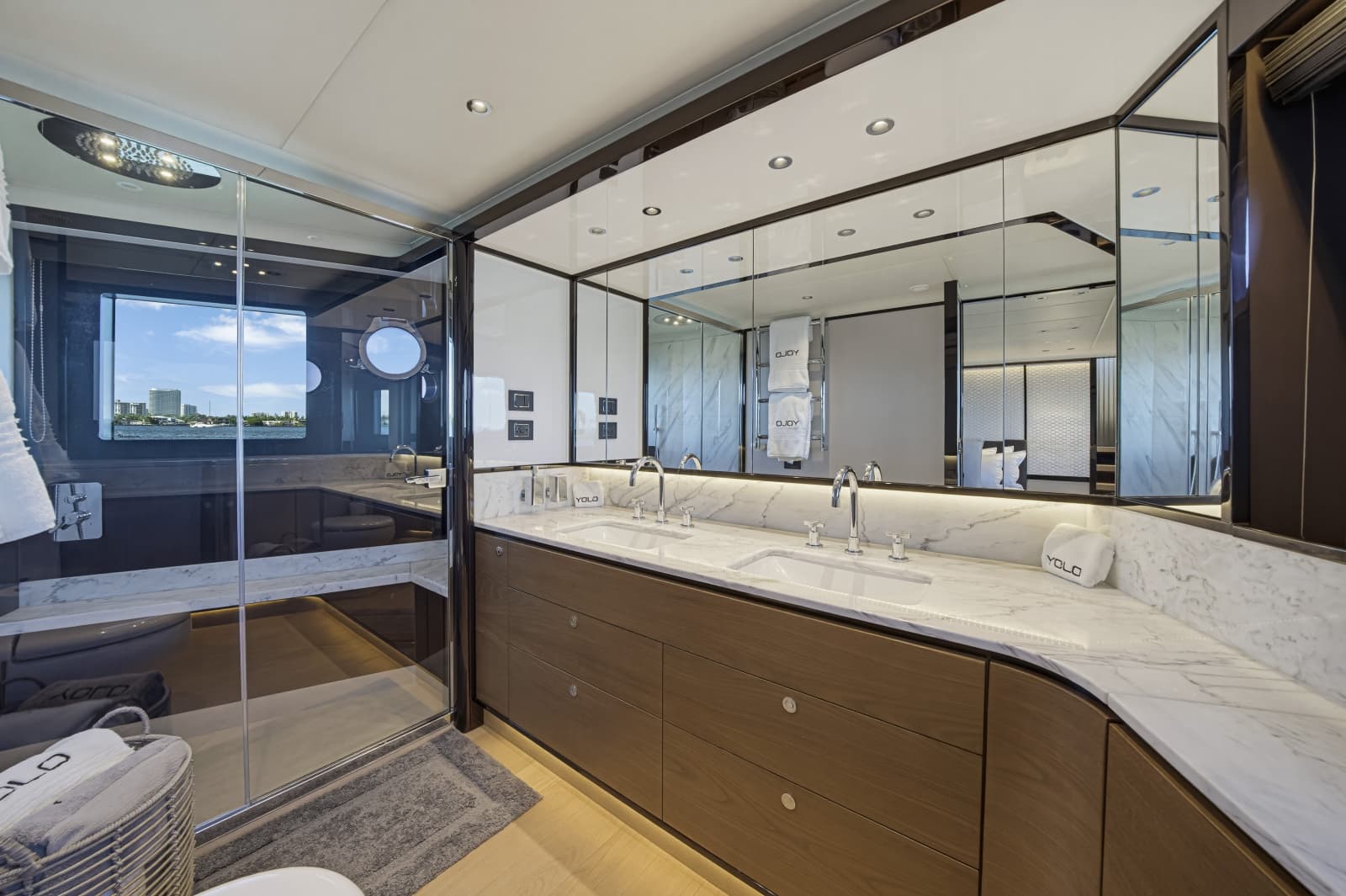 2022 Absolute Navetta 68