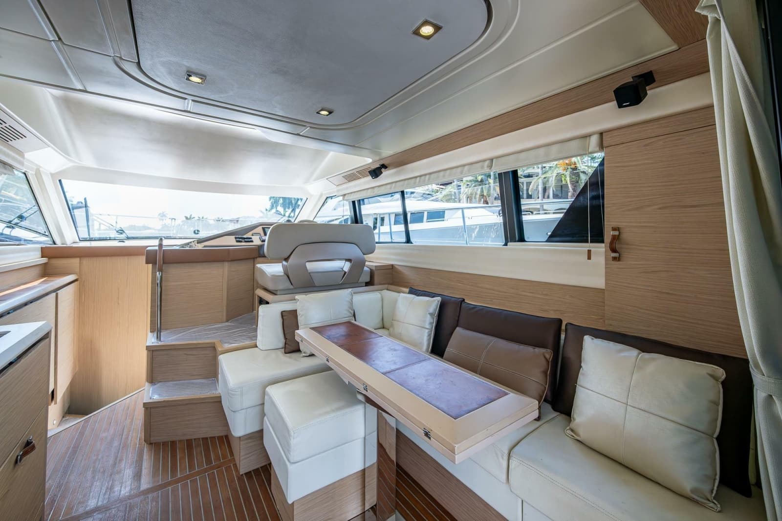 2015 Beneteau Monte Carlo 4