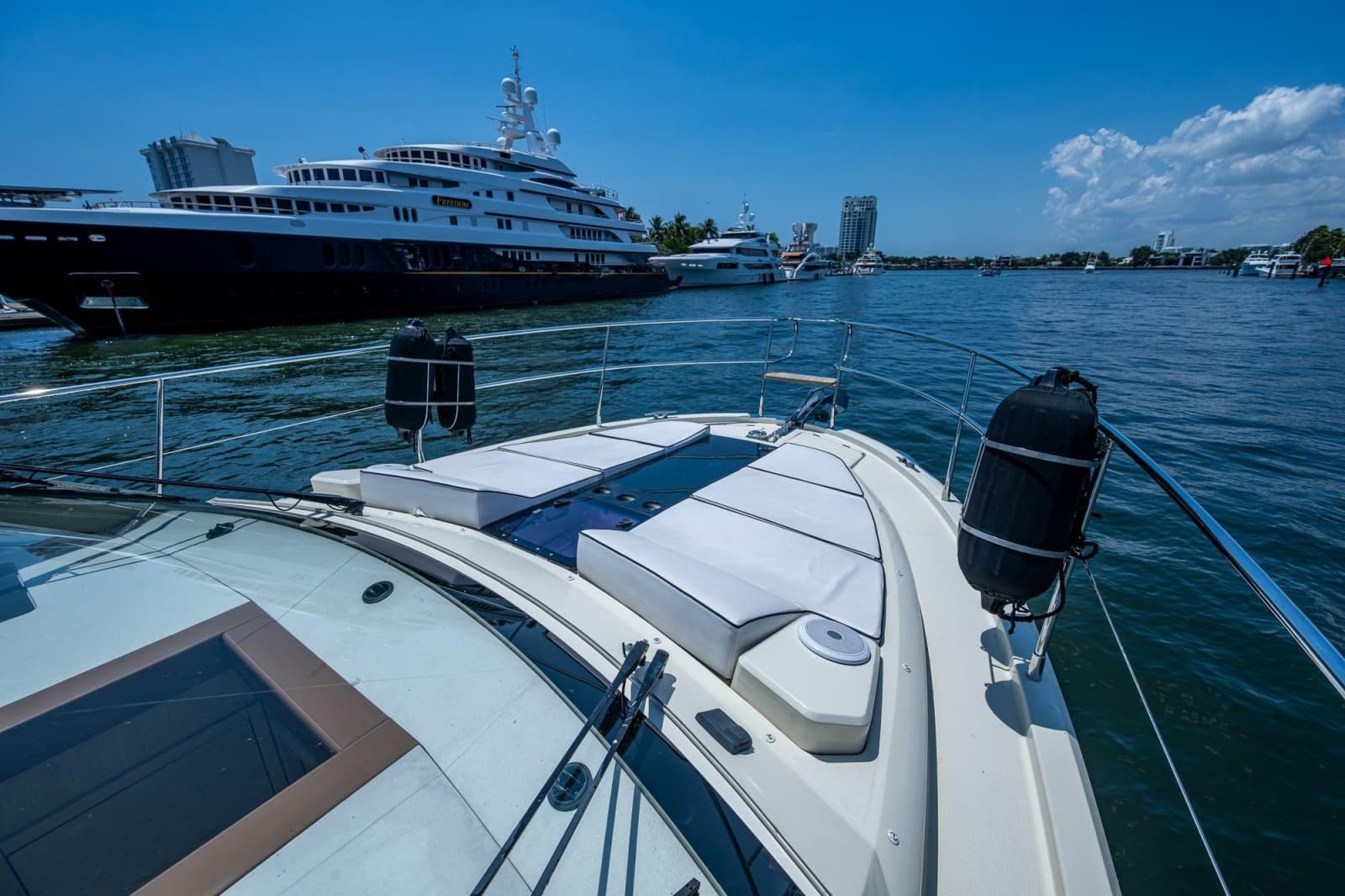 2015 Beneteau Monte Carlo 4