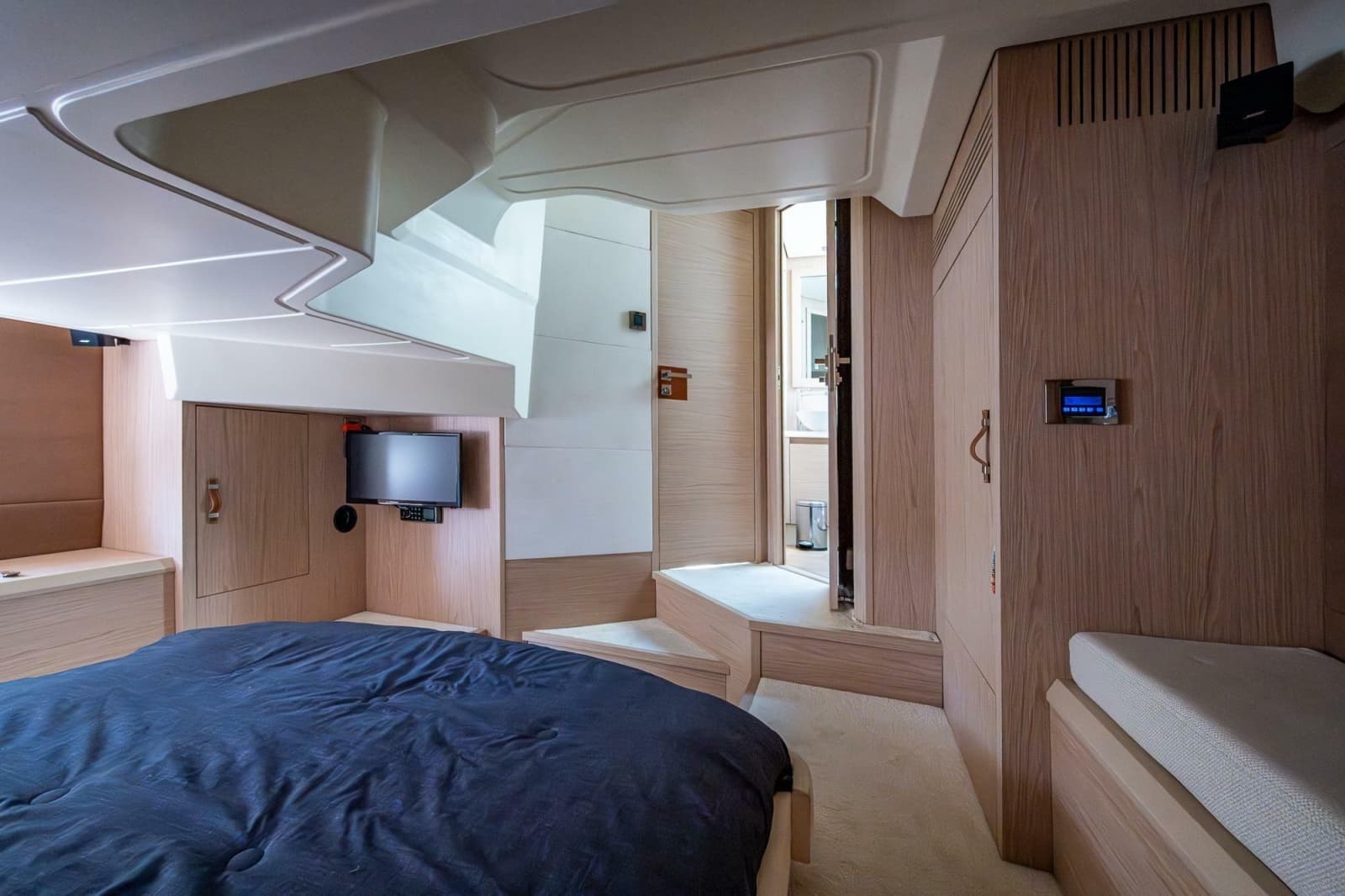 2015 Beneteau Monte Carlo 4